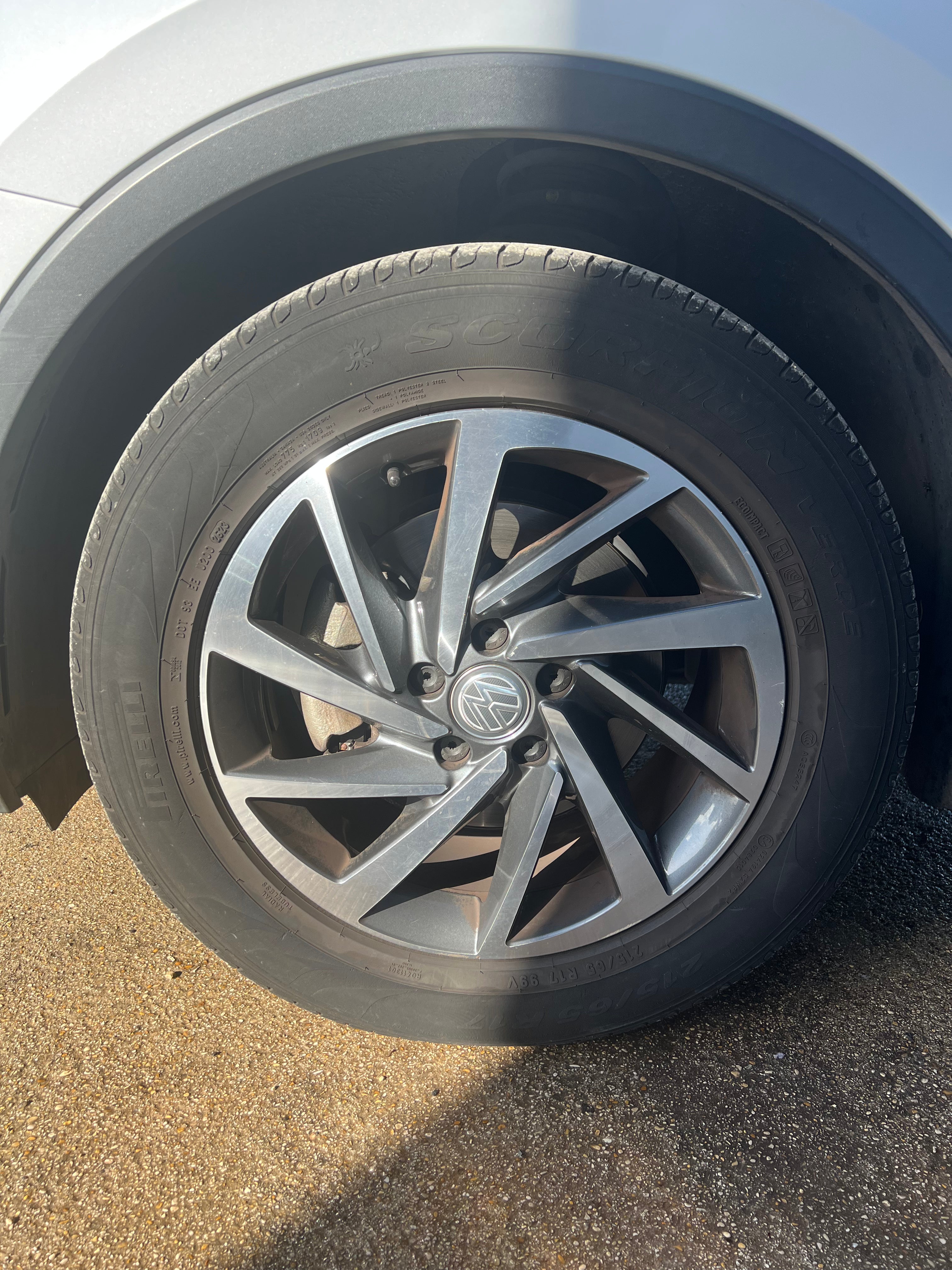 Volkswagen Tiguan 1.4 TSI 125 BLUEMOTION SOUND Volkswagen Tiguan 1.4 TSI 125 BLUEMOTION SOUND