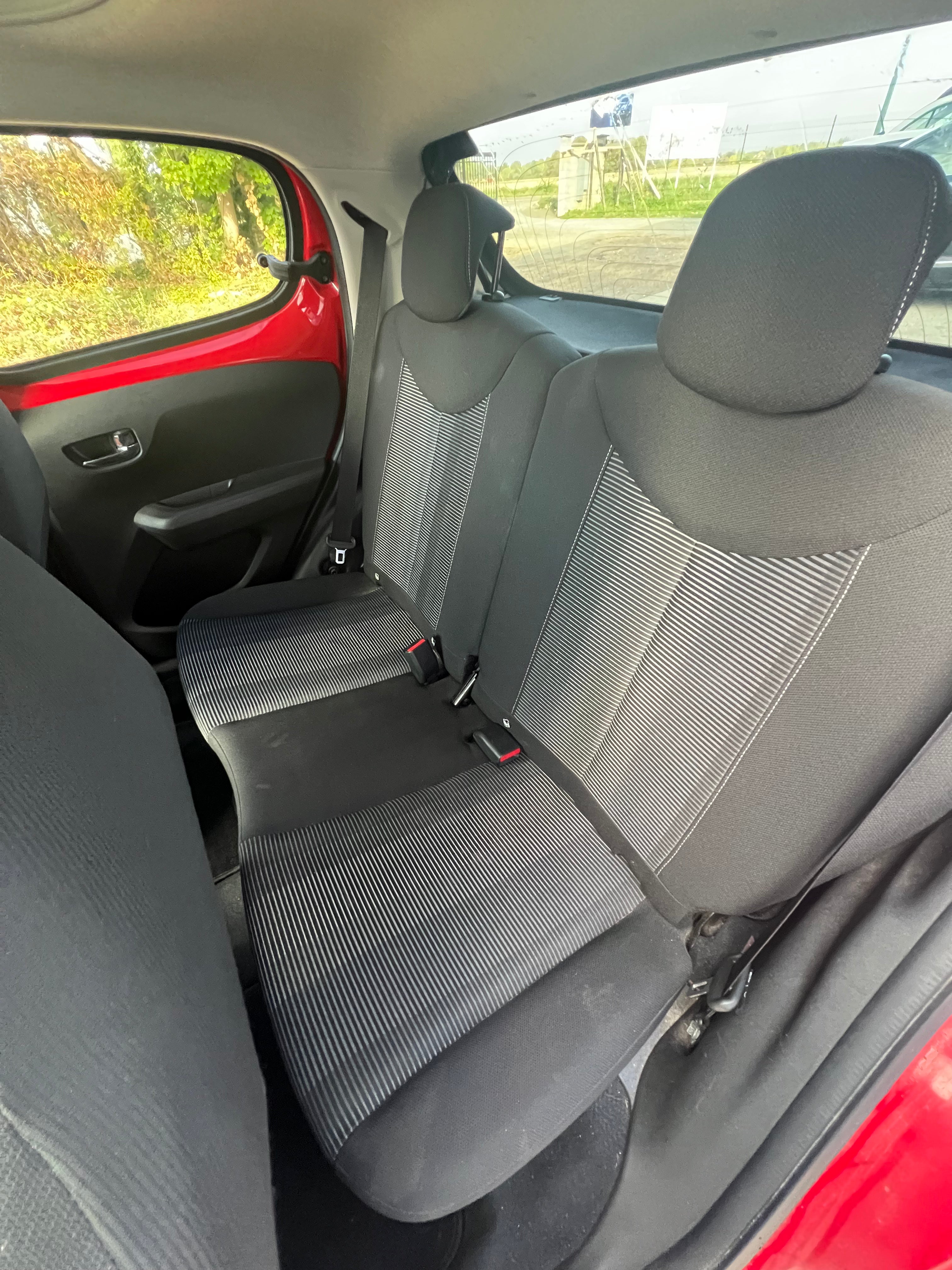 Peugeot 108 1.0 VTI 70 ALLURE TOP ETG BVA Peugeot 108 1.0 VTI 70 ALLURE TOP ETG BVA