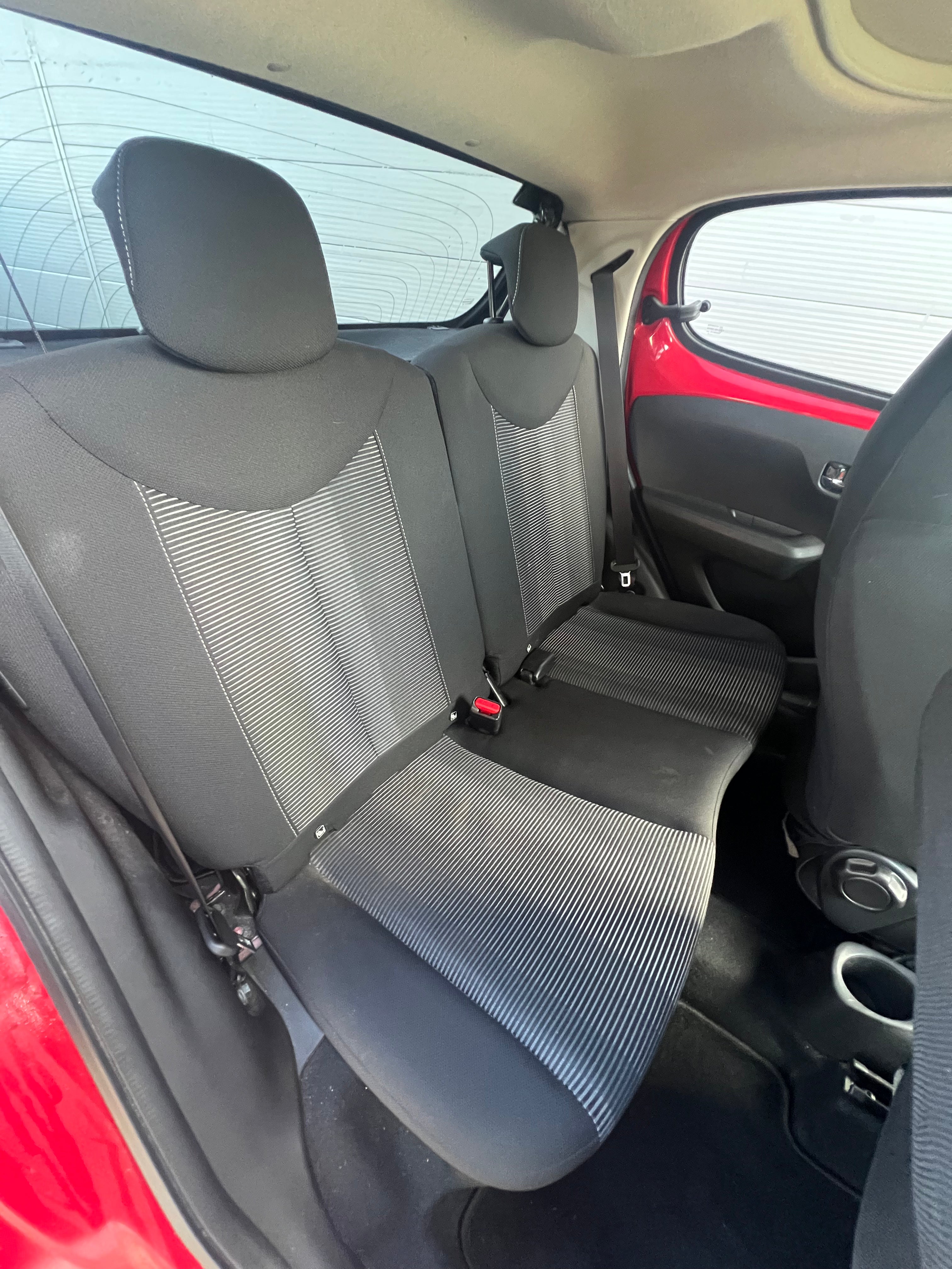 Peugeot 108 1.0 VTI 70 ALLURE TOP ETG BVA Peugeot 108 1.0 VTI 70 ALLURE TOP ETG BVA