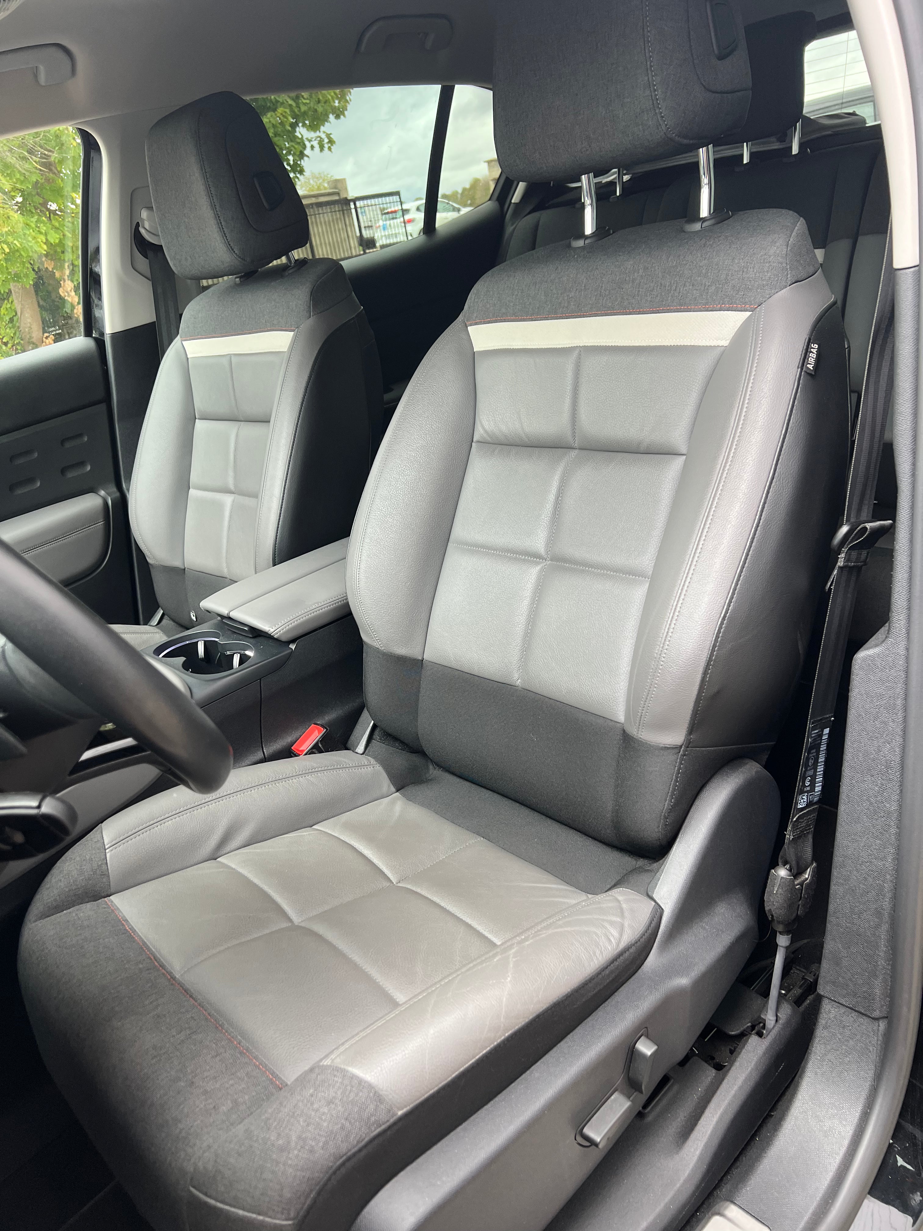 Citroen C5 Aircross 1.6 PURETECH 180 FEEL EAT BVA START-STOP Citroen C5 Aircross 1.6 PURETECH 180 FEEL EAT BVA START-STOP