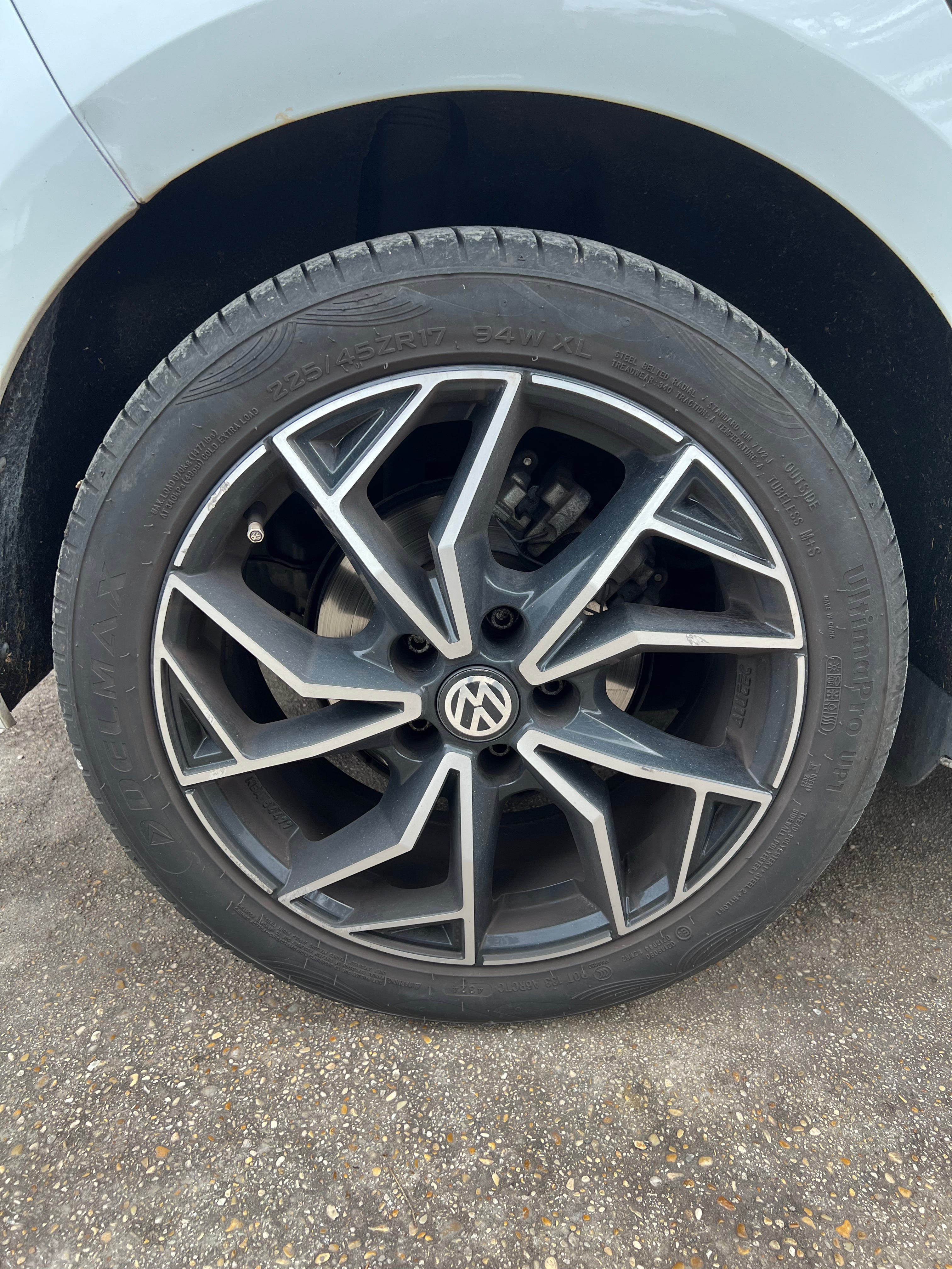 Volkswagen Golf 7 1.6 TDI 115 BLUEMOTION BUSINESS Volkswagen Golf 7 1.6 TDI 115 BLUEMOTION BUSINESS