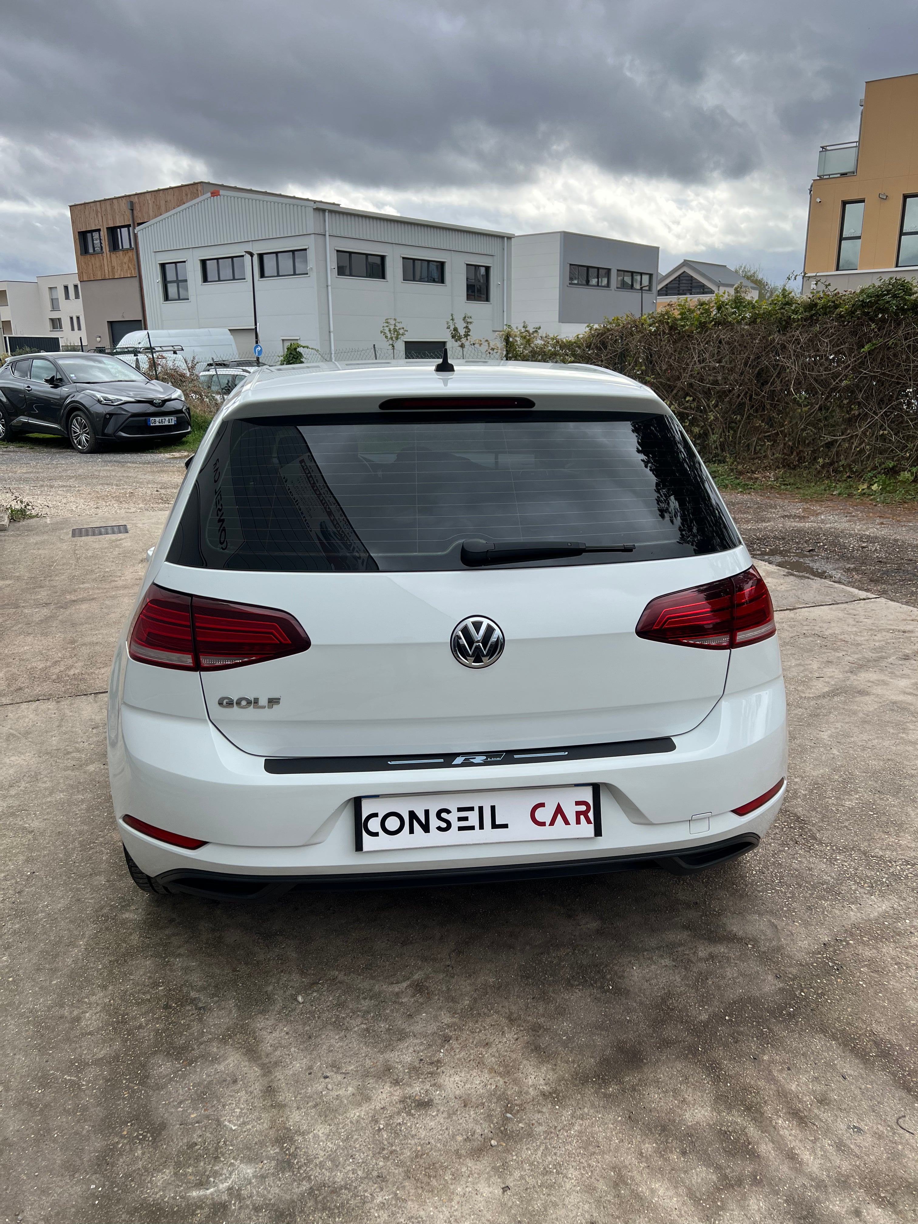 Volkswagen Golf 7 1.6 TDI 115 BLUEMOTION BUSINESS Volkswagen Golf 7 1.6 TDI 115 BLUEMOTION BUSINESS