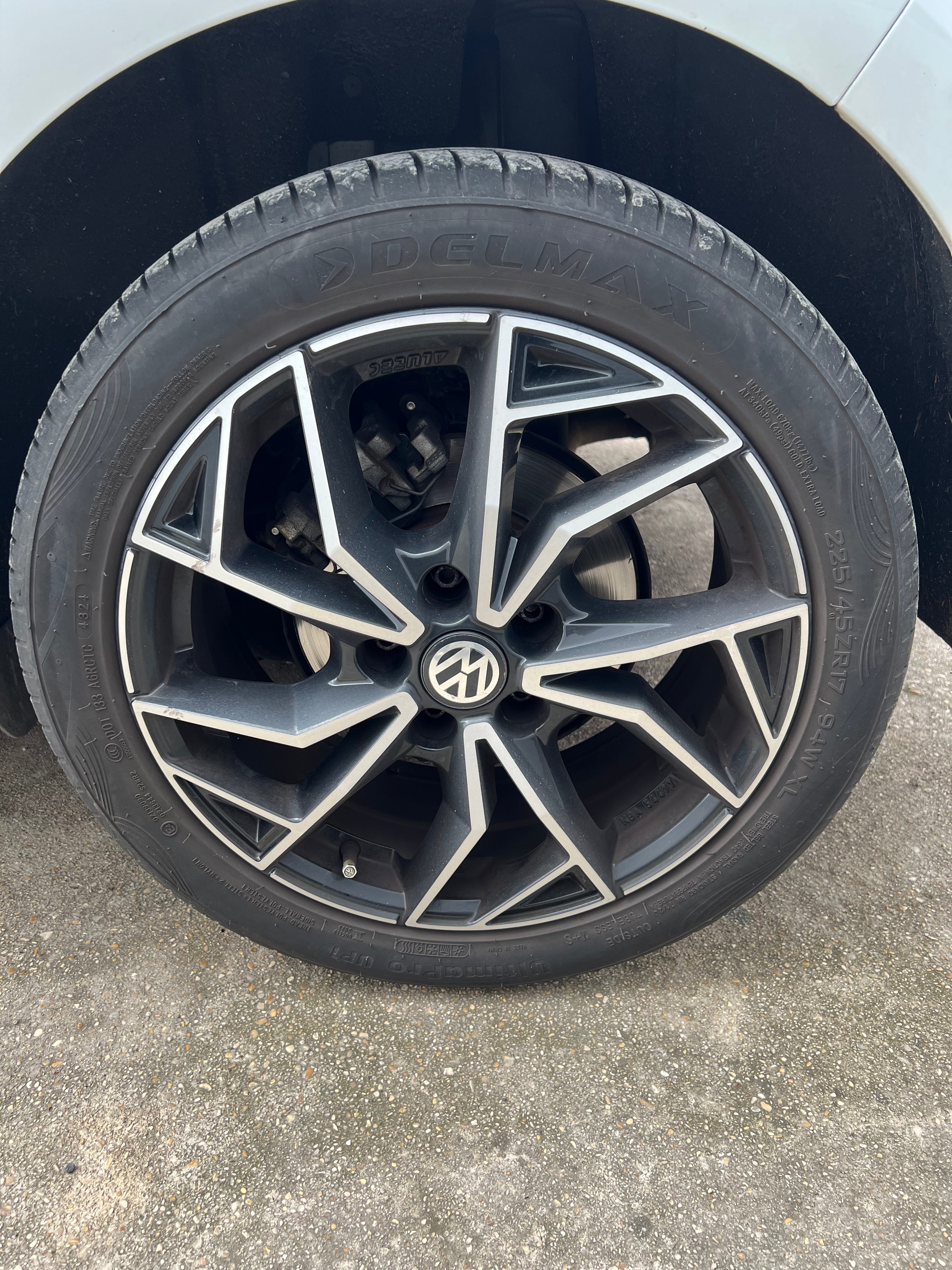 Volkswagen Golf 7 1.6 TDI 115 BLUEMOTION BUSINESS Volkswagen Golf 7 1.6 TDI 115 BLUEMOTION BUSINESS