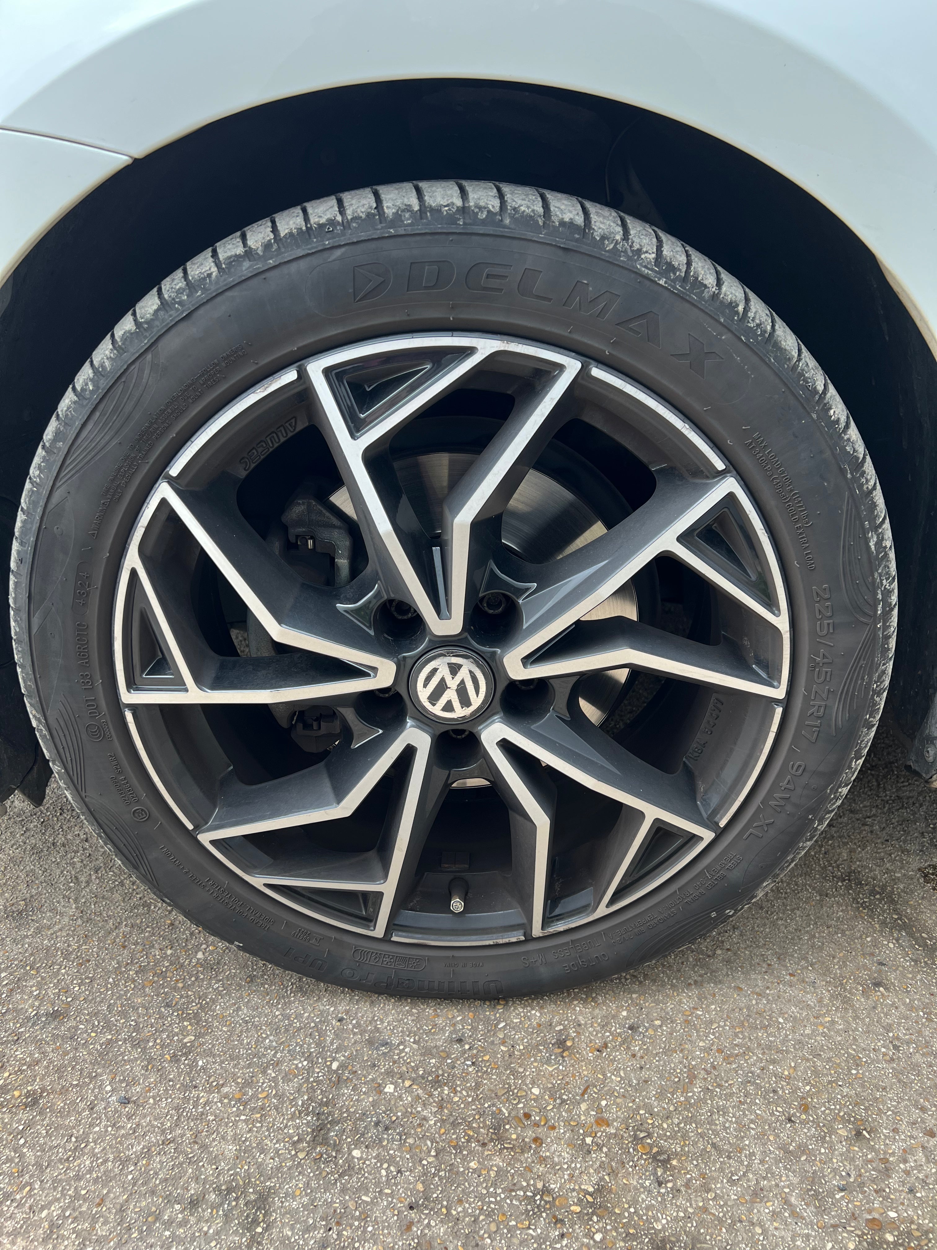 Volkswagen Golf 7 1.6 TDI 115 BLUEMOTION BUSINESS Volkswagen Golf 7 1.6 TDI 115 BLUEMOTION BUSINESS