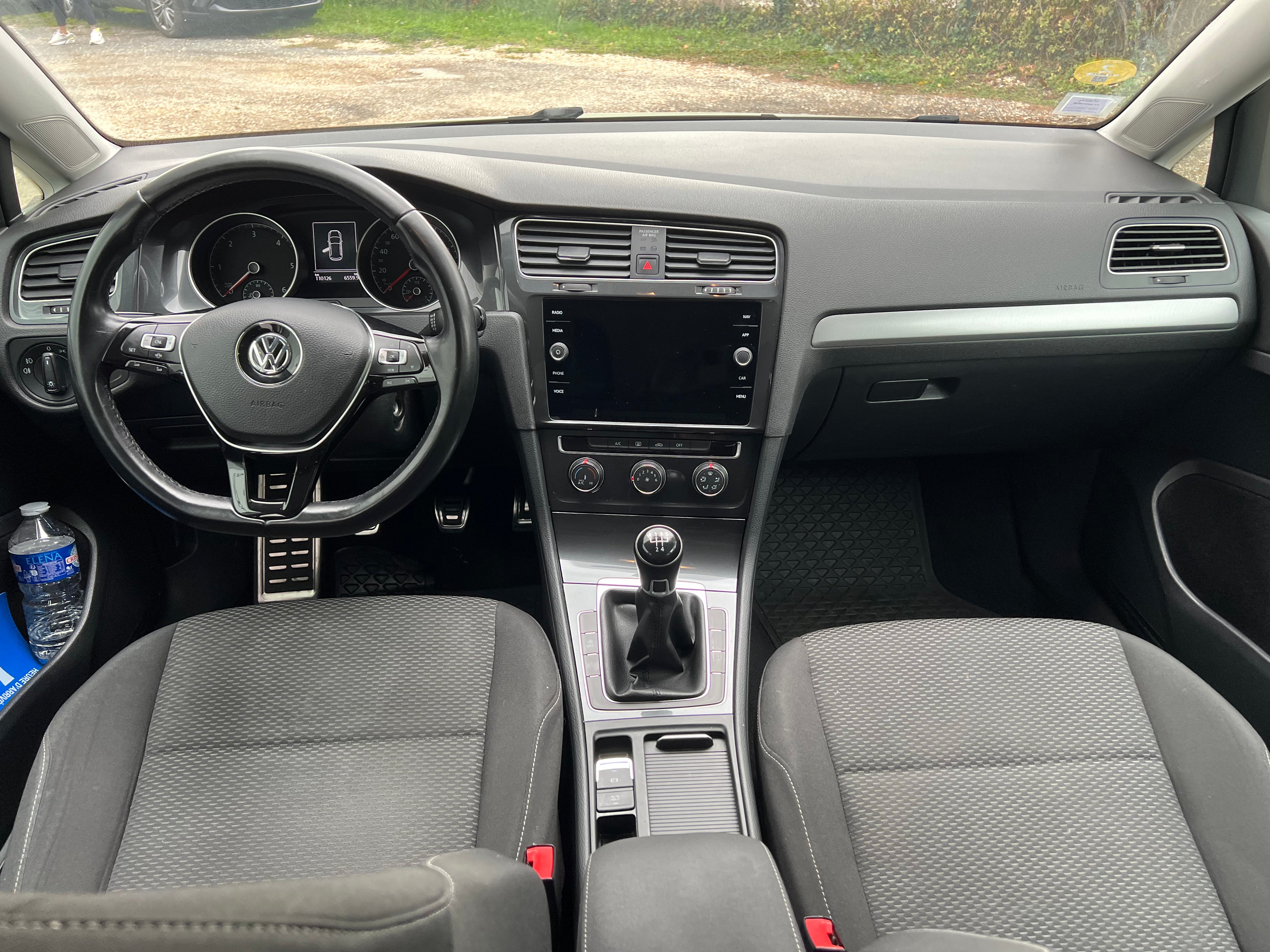 Volkswagen Golf 7 1.6 TDI 115 BLUEMOTION BUSINESS Volkswagen Golf 7 1.6 TDI 115 BLUEMOTION BUSINESS
