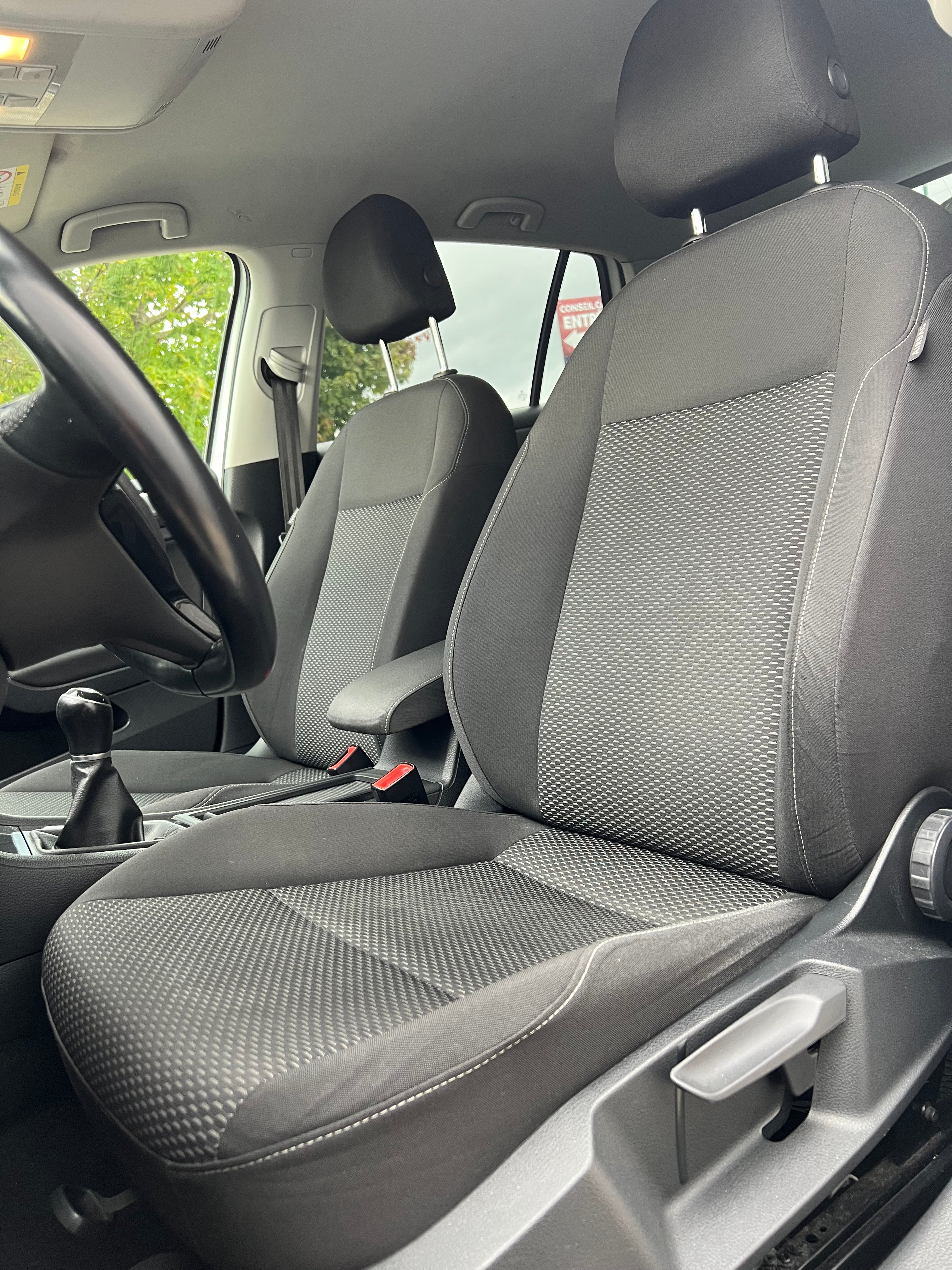 Volkswagen Golf 7 1.6 TDI 115 BLUEMOTION BUSINESS Volkswagen Golf 7 1.6 TDI 115 BLUEMOTION BUSINESS