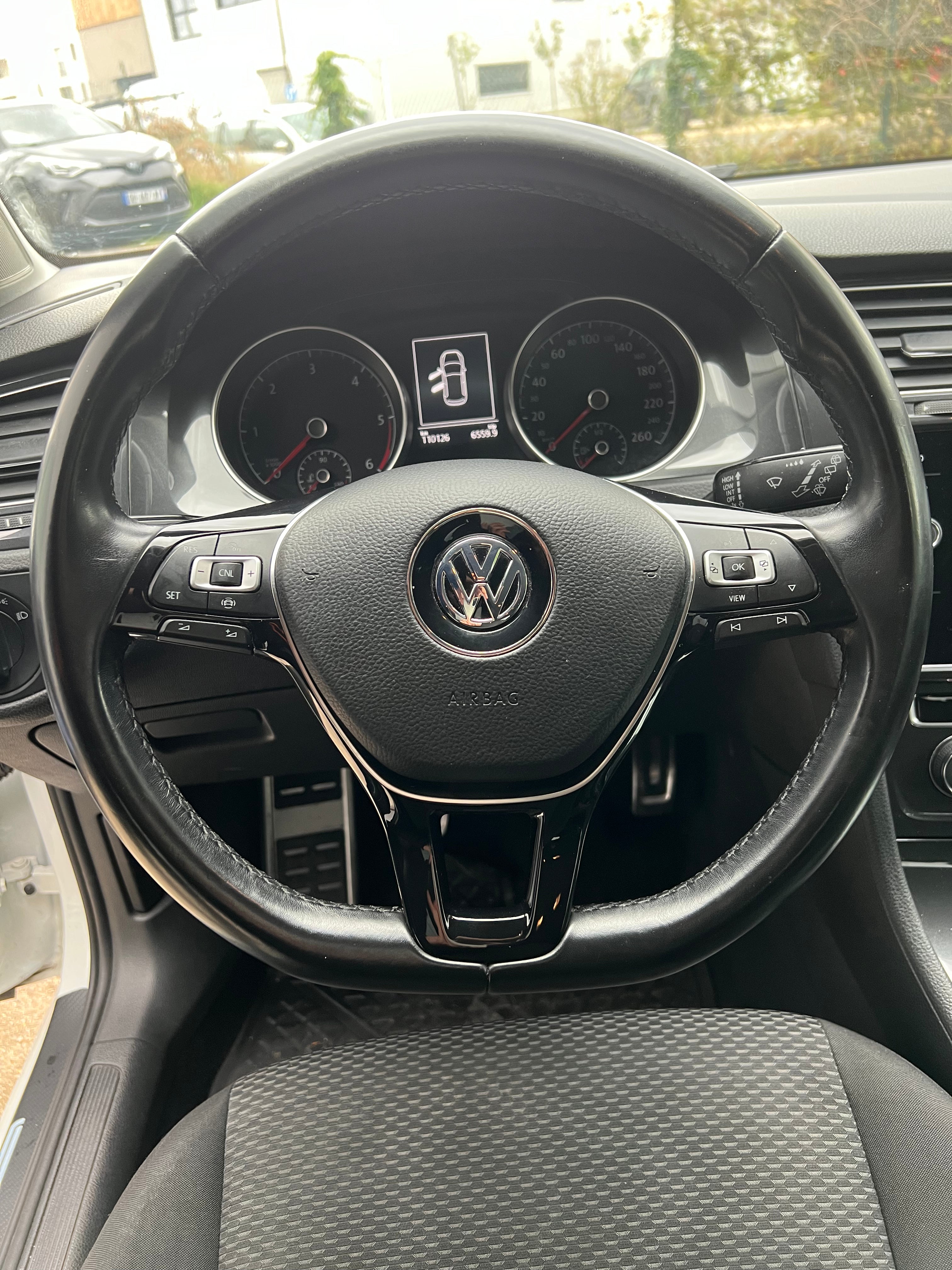Volkswagen Golf 7 1.6 TDI 115 BLUEMOTION BUSINESS Volkswagen Golf 7 1.6 TDI 115 BLUEMOTION BUSINESS