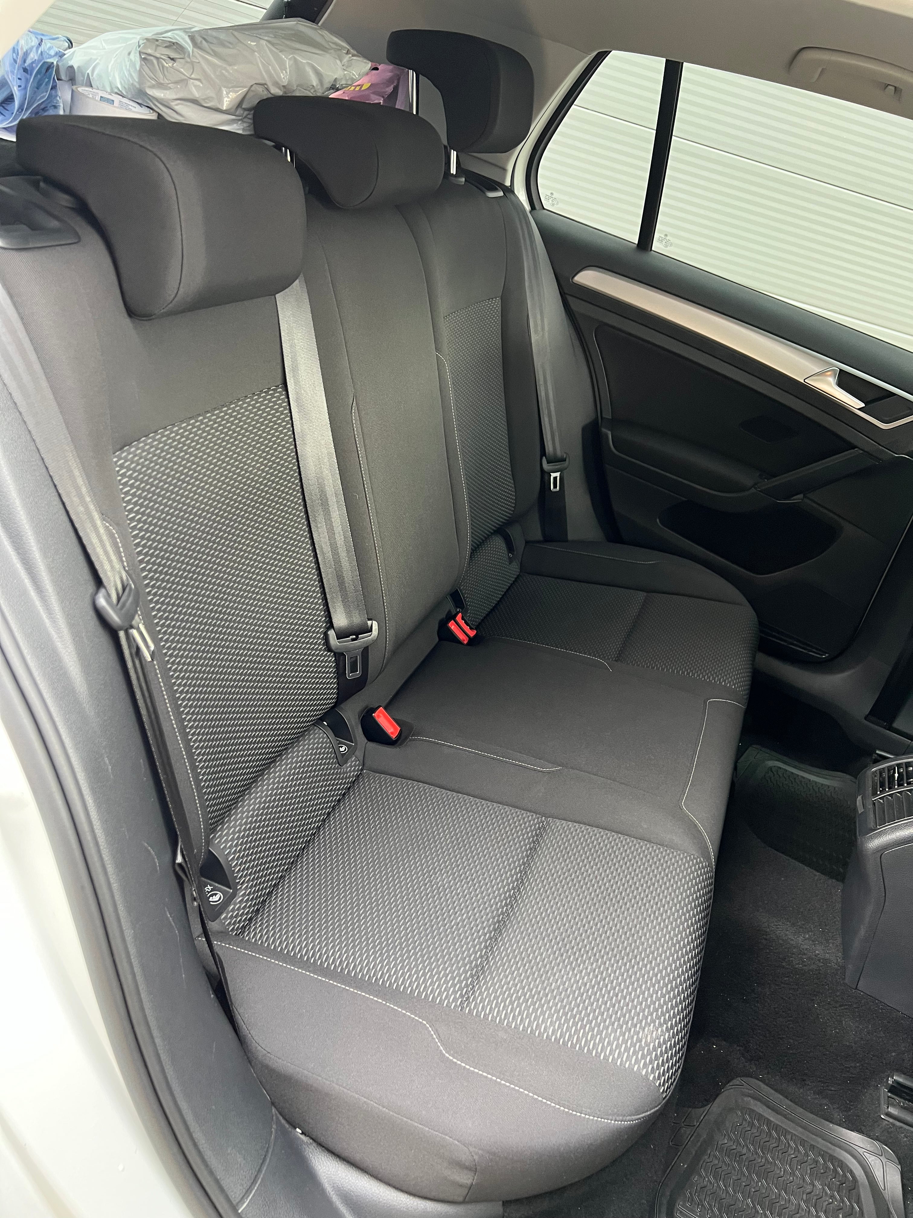 Volkswagen Golf 7 1.6 TDI 115 BLUEMOTION BUSINESS Volkswagen Golf 7 1.6 TDI 115 BLUEMOTION BUSINESS