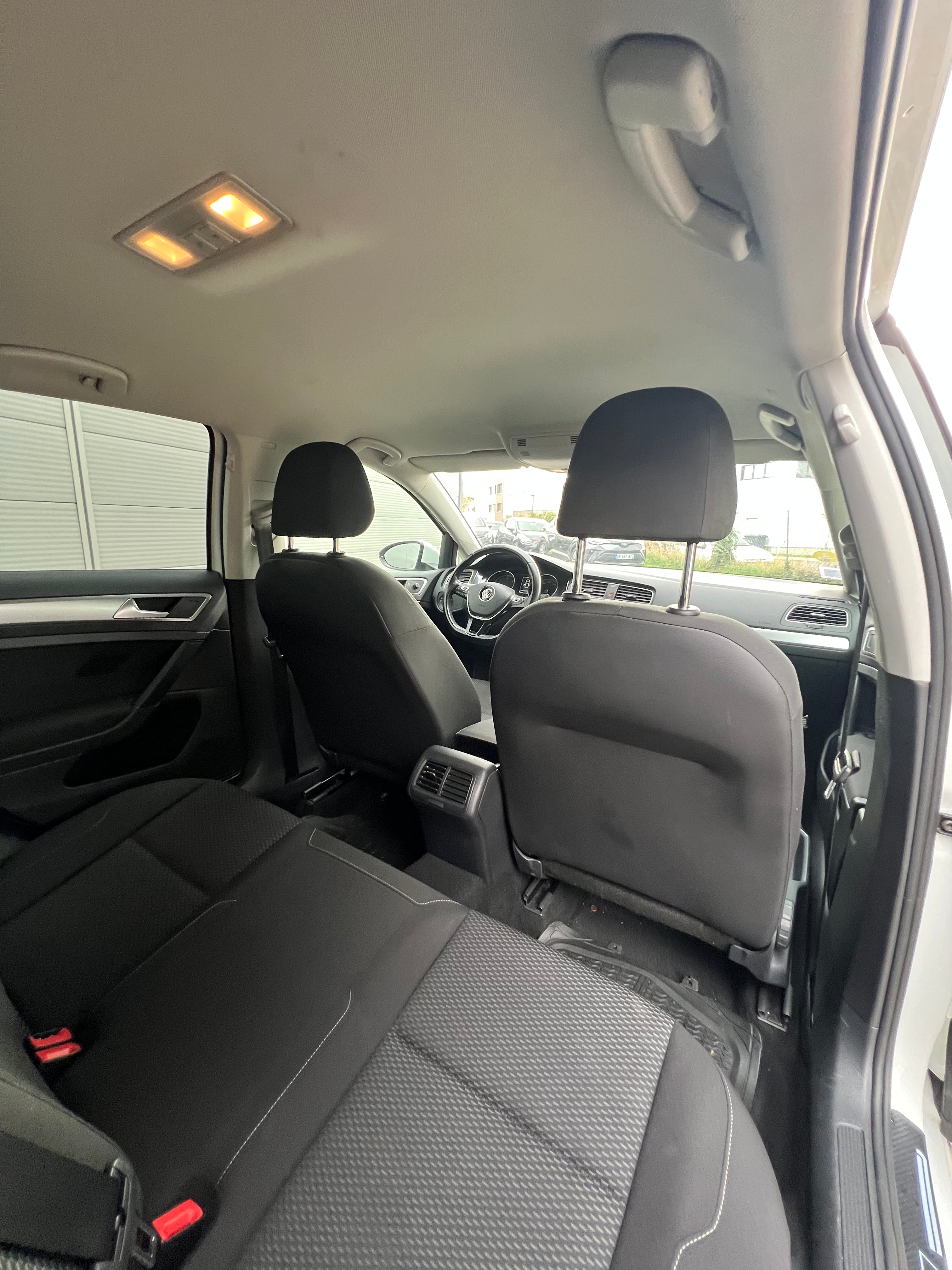 Volkswagen Golf 7 1.6 TDI 115 BLUEMOTION BUSINESS Volkswagen Golf 7 1.6 TDI 115 BLUEMOTION BUSINESS