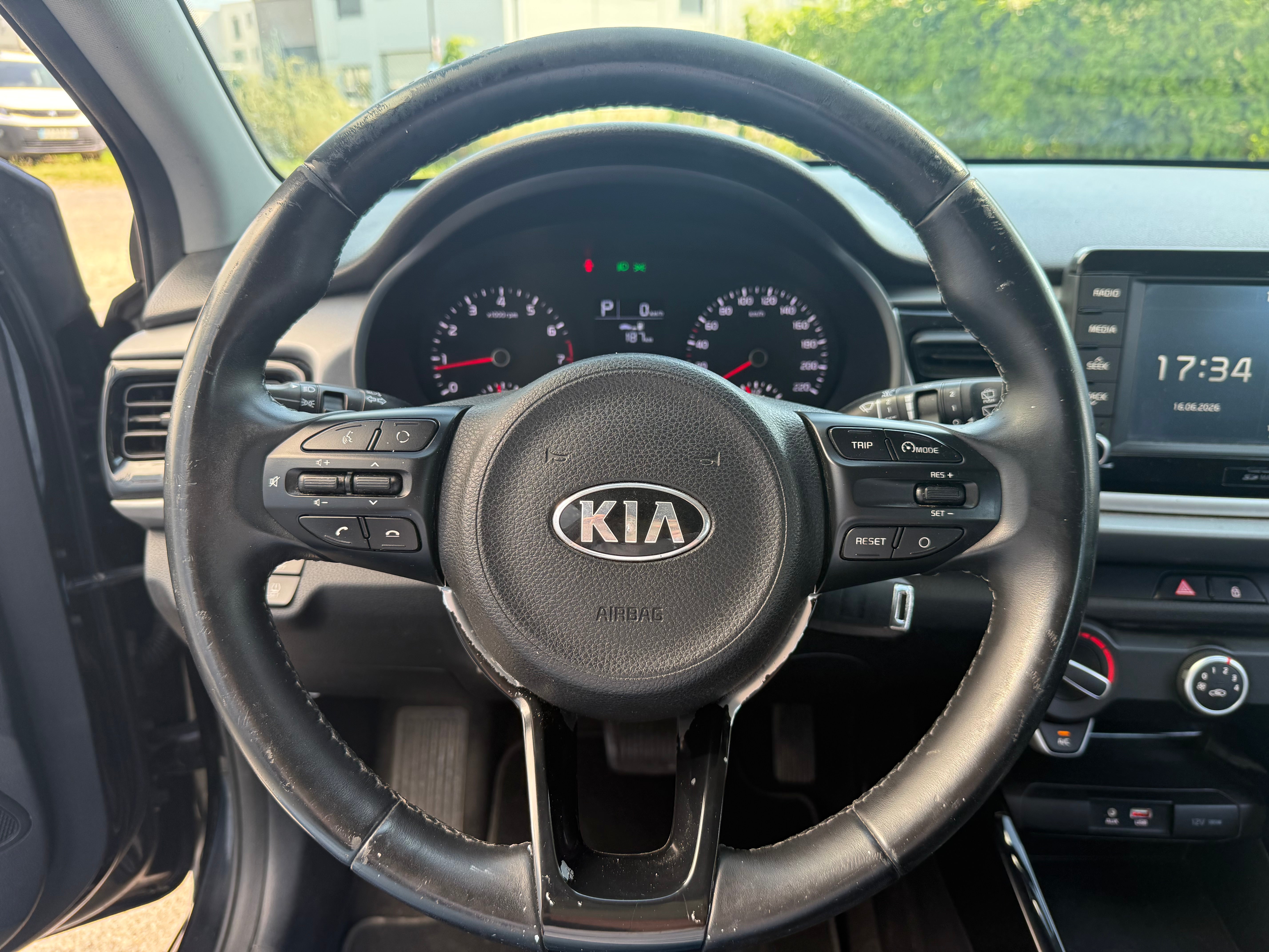 Kia Rio 1.4 MPI 100CH BVA Kia Rio 1.4 MPI 100CH BVA
