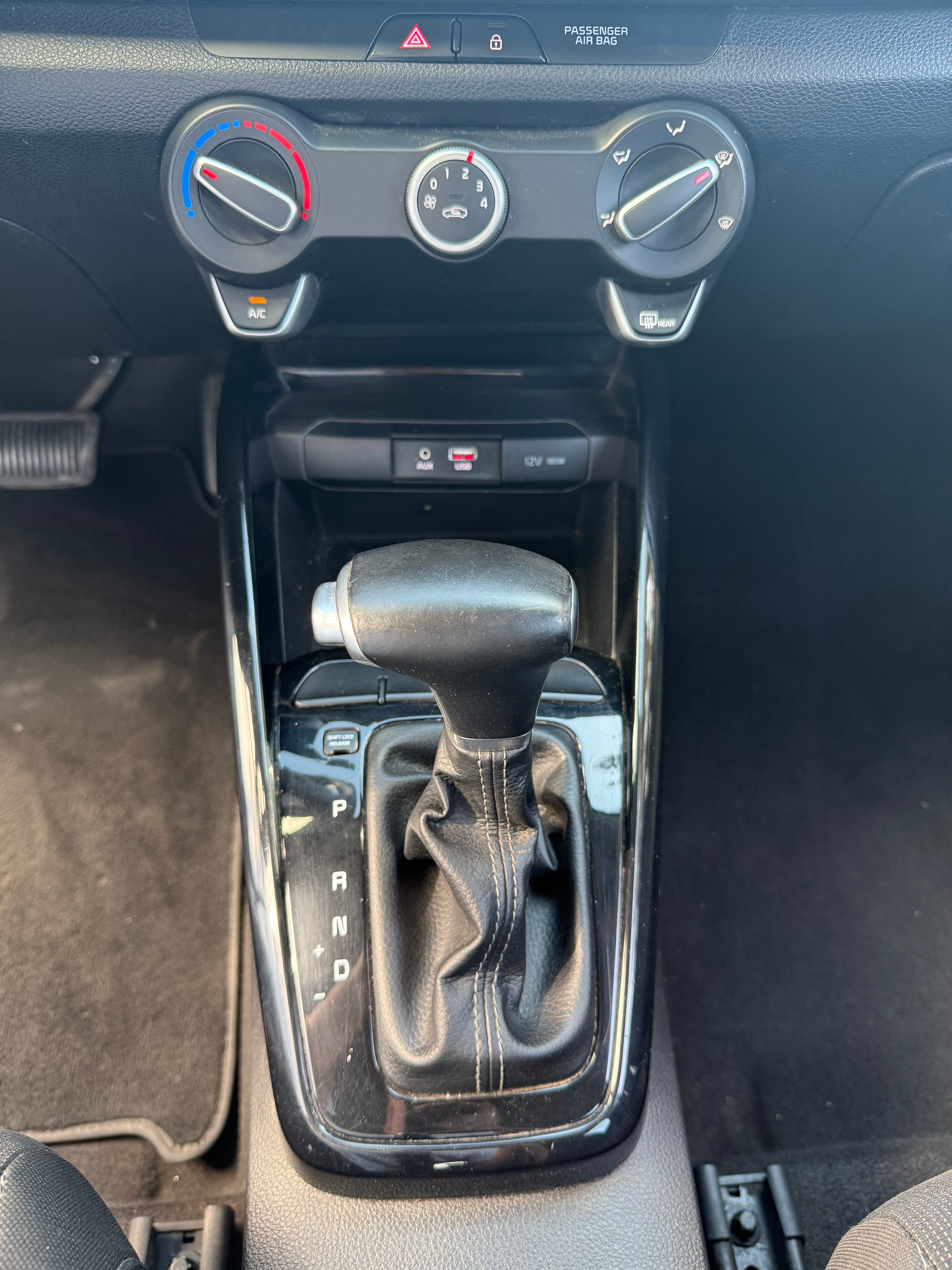 Kia Rio 1.4 MPI 100CH BVA Kia Rio 1.4 MPI 100CH BVA
