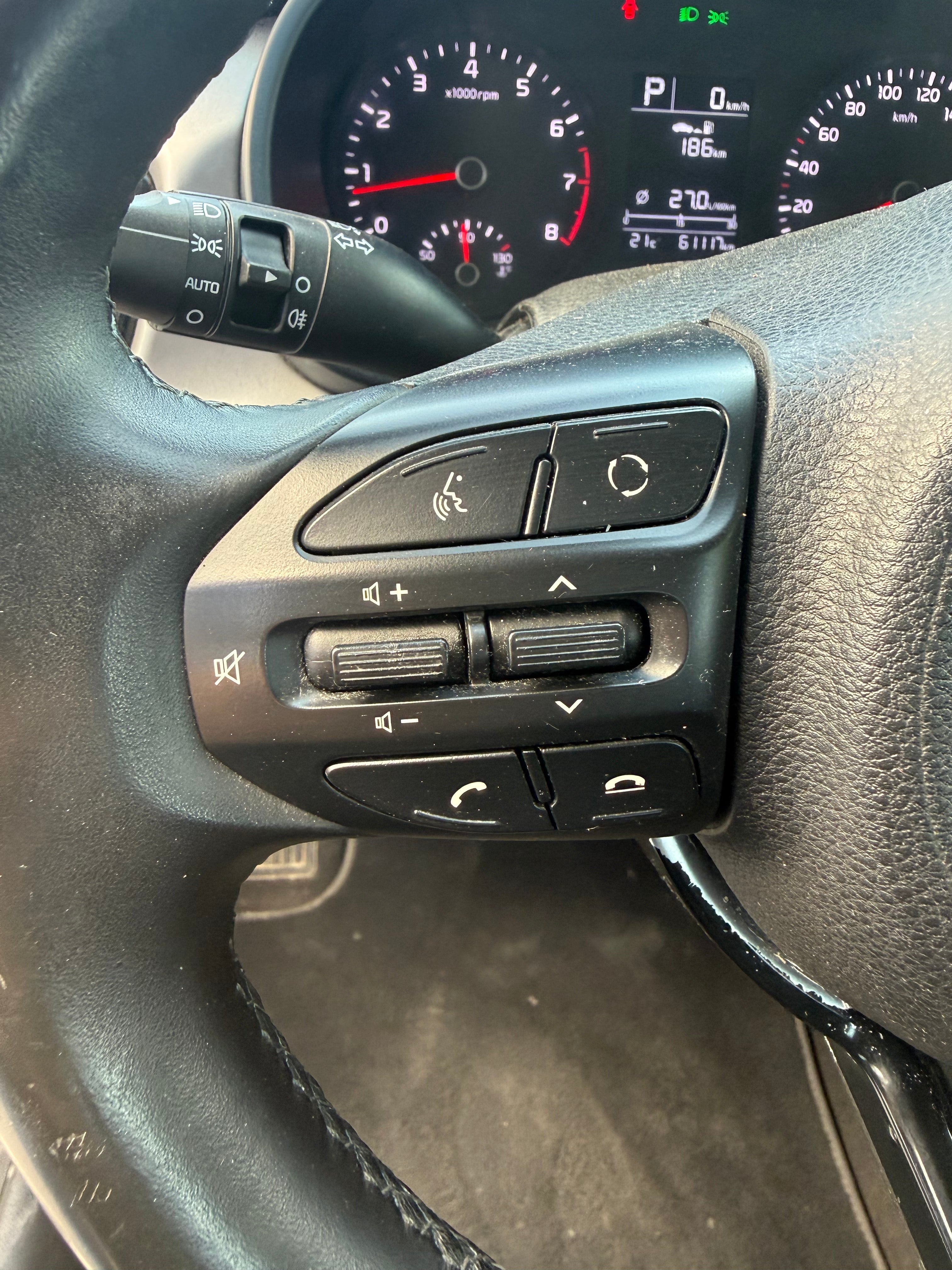 Kia Rio 1.4 MPI 100CH BVA Kia Rio 1.4 MPI 100CH BVA
