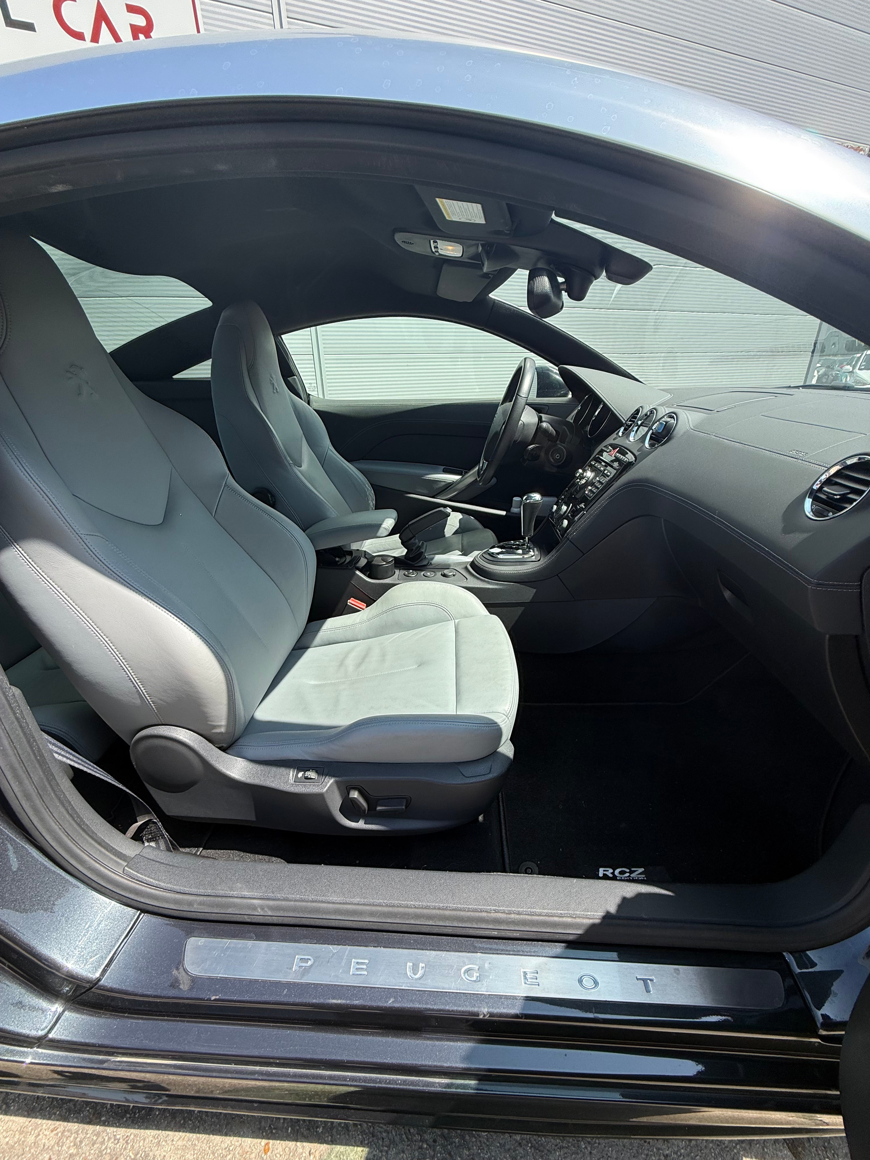 Peugeot RCZ 155CH Peugeot RCZ 155CH