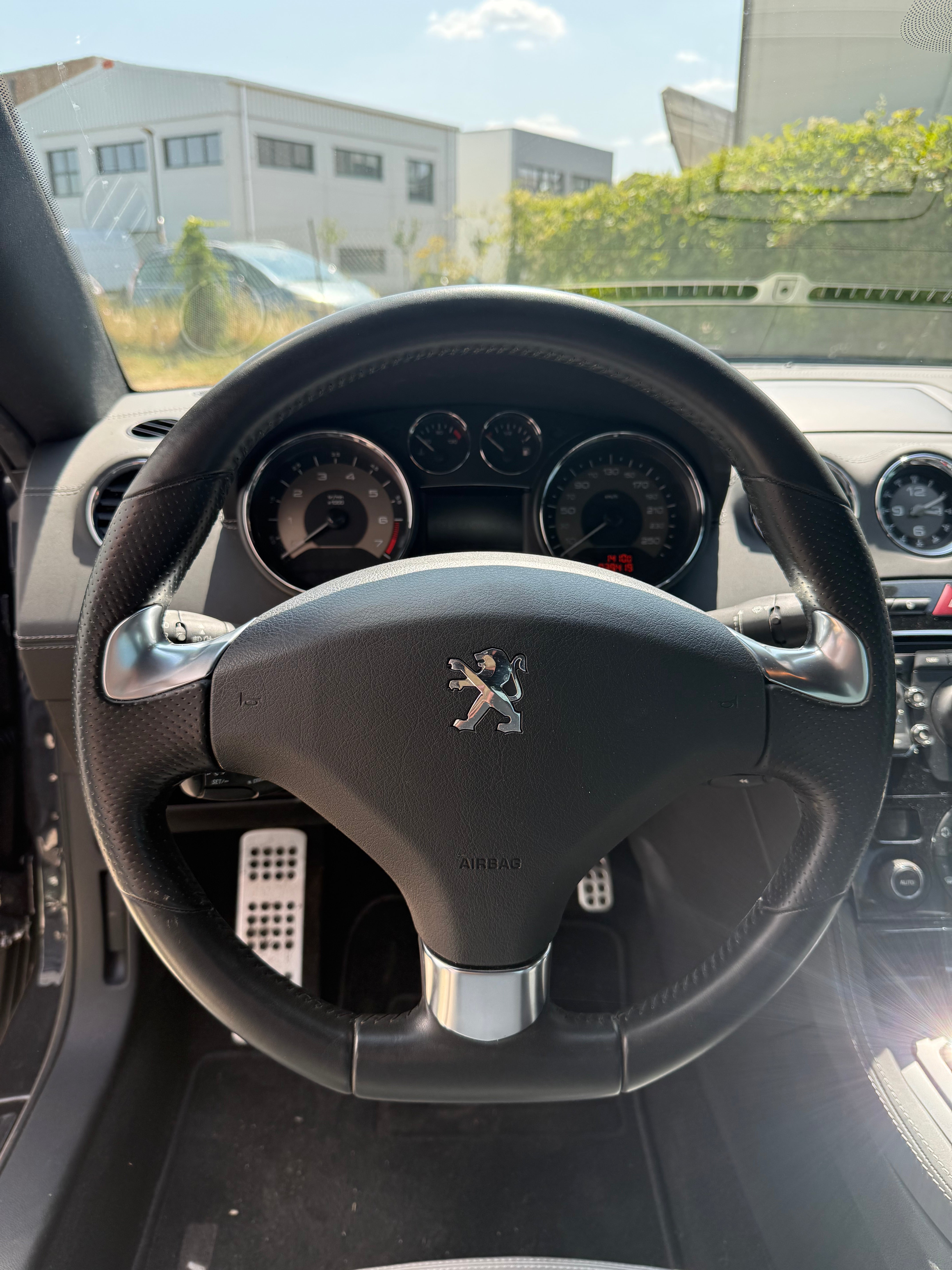 Peugeot RCZ 155CH Peugeot RCZ 155CH