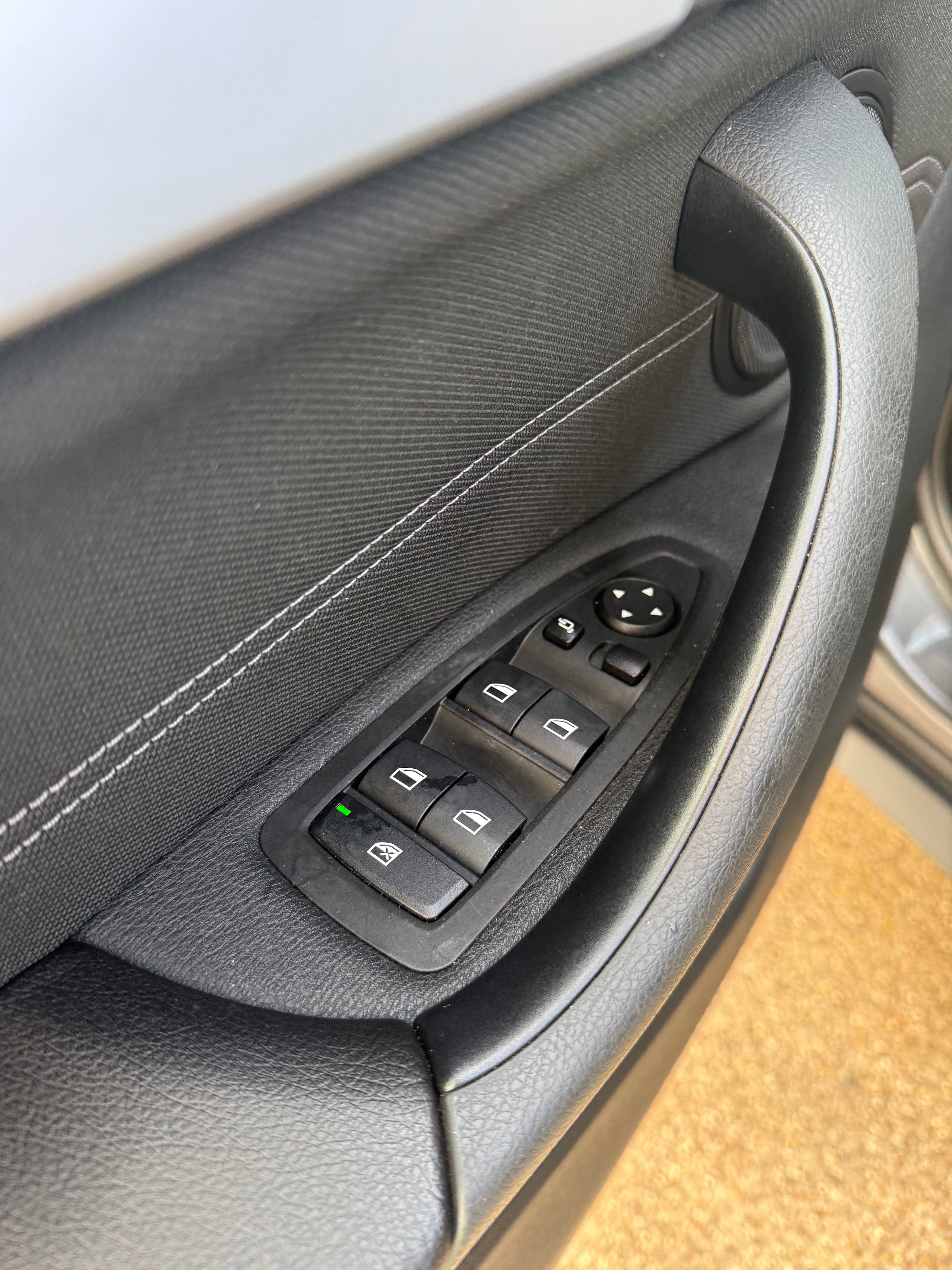 BMW X1 1.8 D 150 BUSINESS DESIGN SDRIVE BMW X1 1.8 D 150 BUSINESS DESIGN SDRIVE