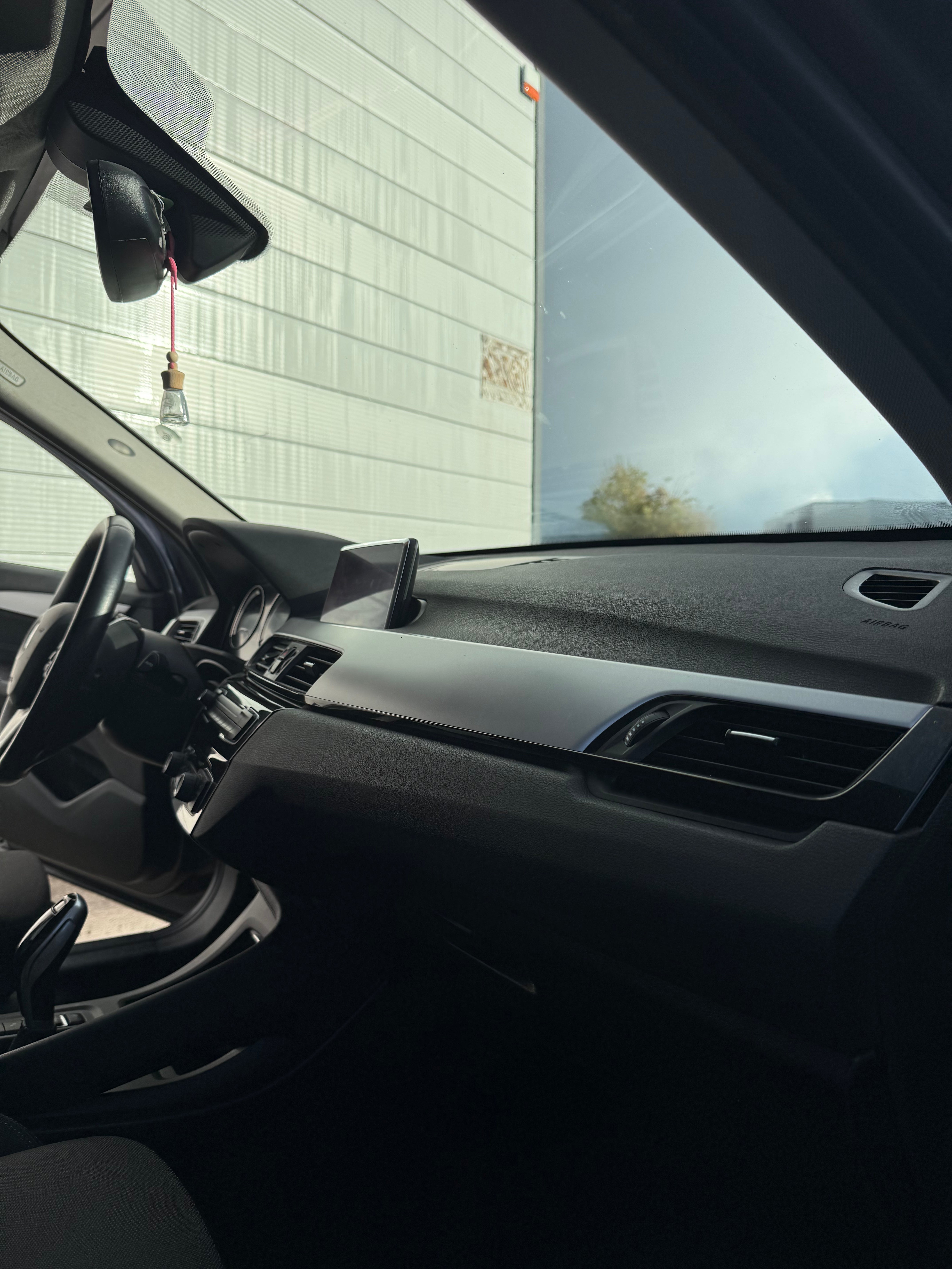 BMW X1 1.8 D 150 BUSINESS DESIGN SDRIVE BMW X1 1.8 D 150 BUSINESS DESIGN SDRIVE
