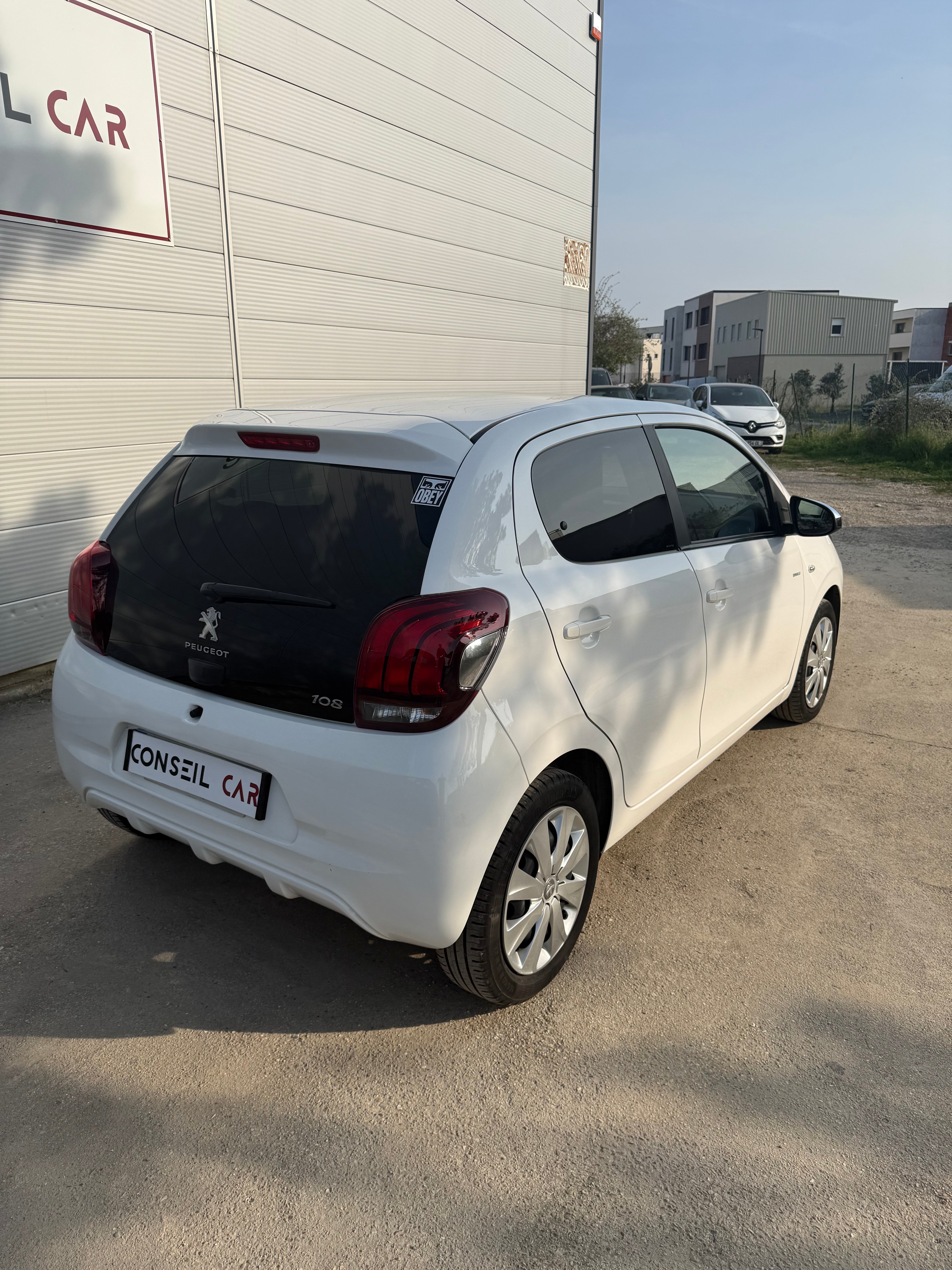 Peugeot 108 1.0 VTi 72ch Style Peugeot 108 1.0 VTi 72ch Style