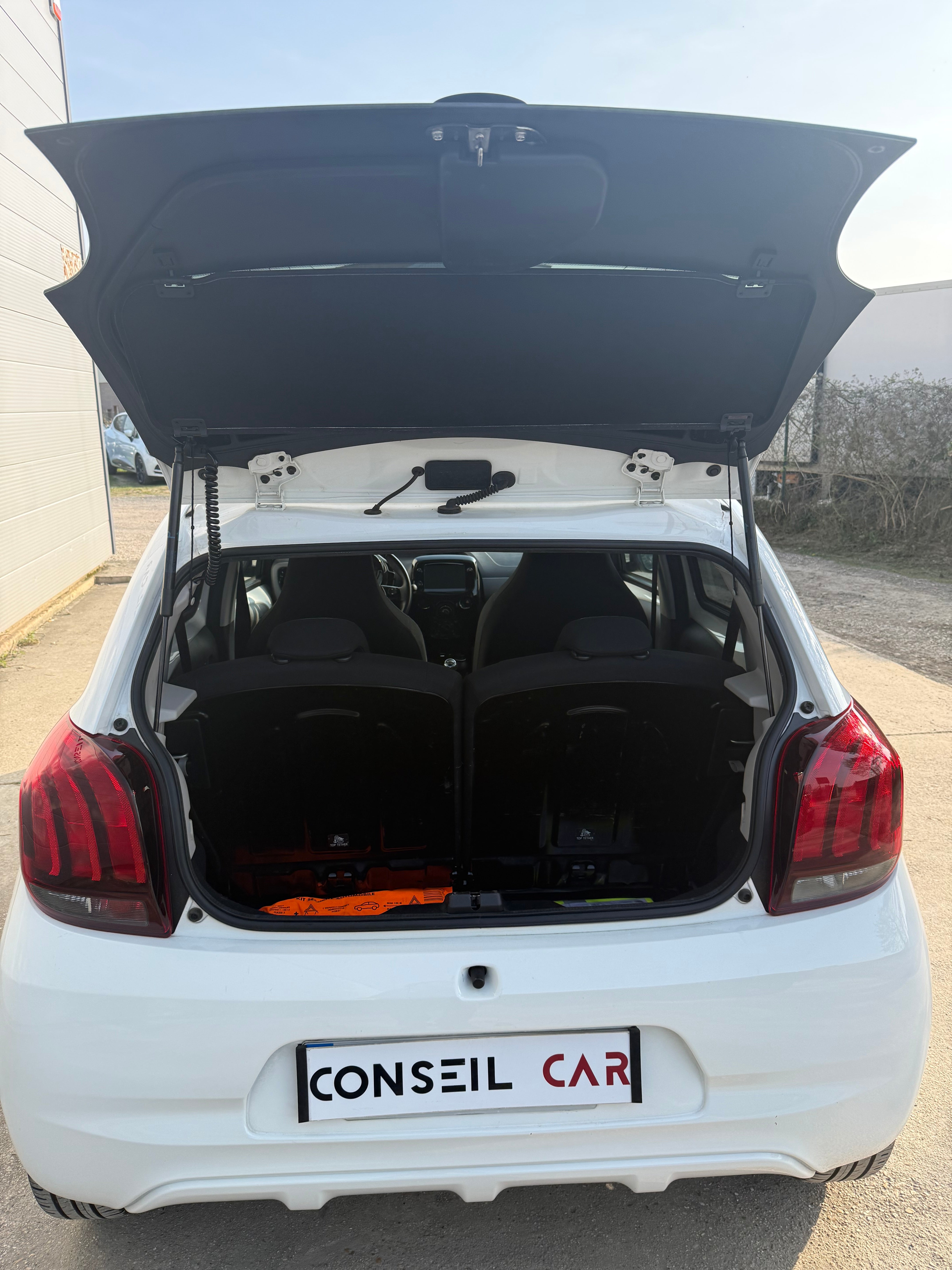Peugeot 108 1.0 VTi 72ch Style Peugeot 108 1.0 VTi 72ch Style