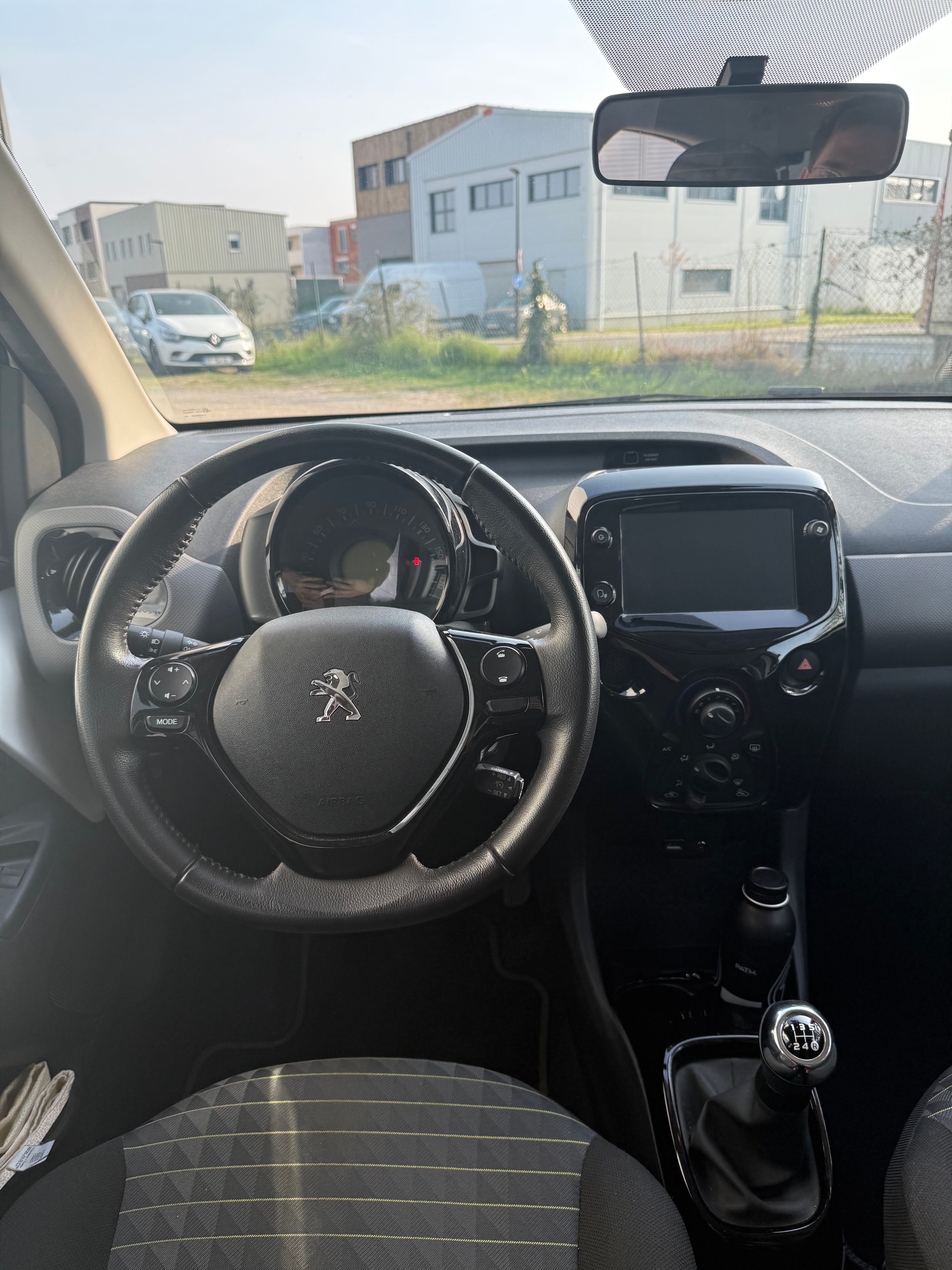 Peugeot 108 1.0 VTi 72ch Style Peugeot 108 1.0 VTi 72ch Style