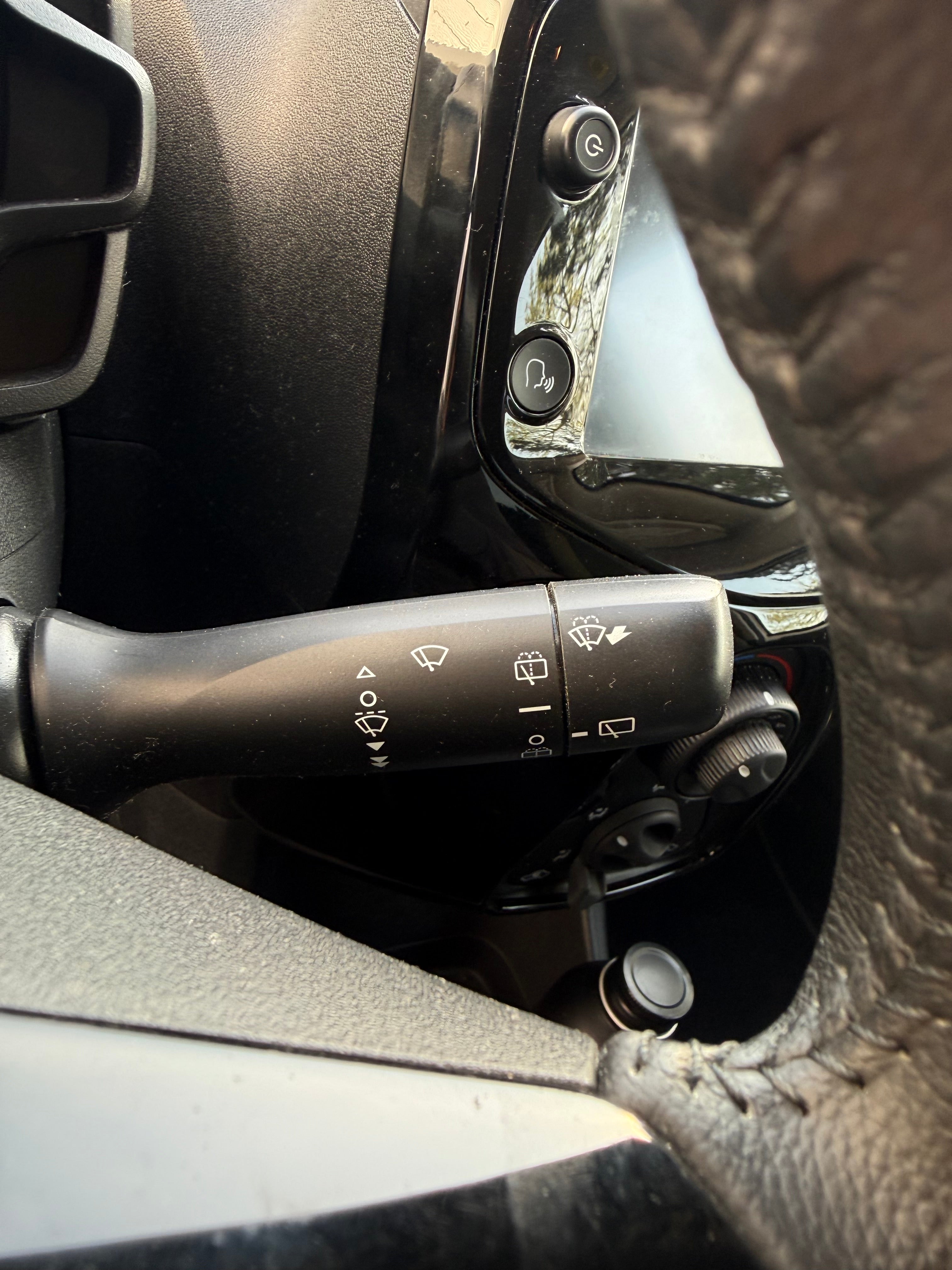 Peugeot 108 1.0 VTi 72ch Style Peugeot 108 1.0 VTi 72ch Style