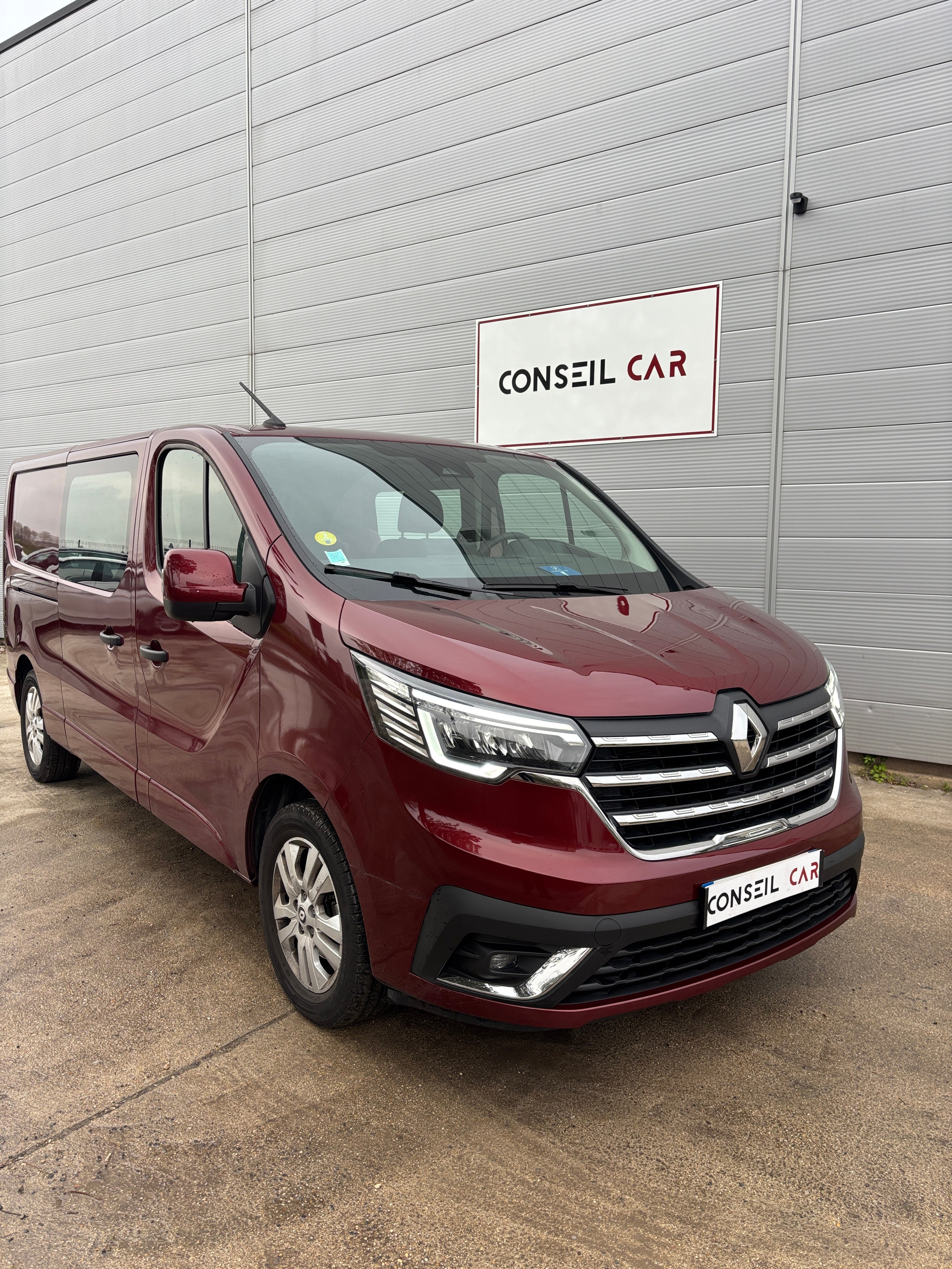 Renault Trafic L1H1 2.1 DCI 150 BVA Renault Trafic L1H1 2.1 DCI 150 BVA