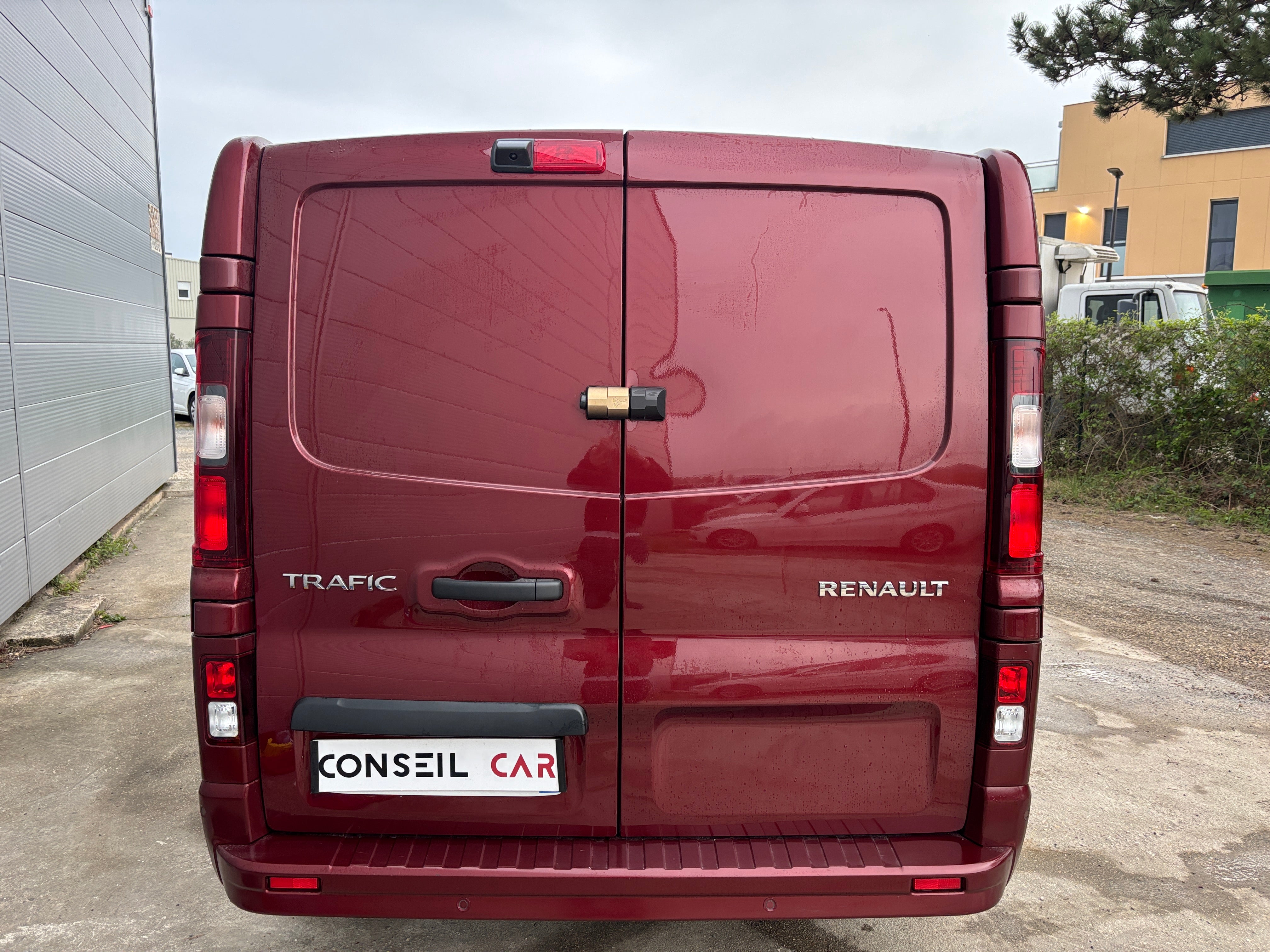 Renault Trafic L1H1 2.1 DCI 150 BVA Renault Trafic L1H1 2.1 DCI 150 BVA