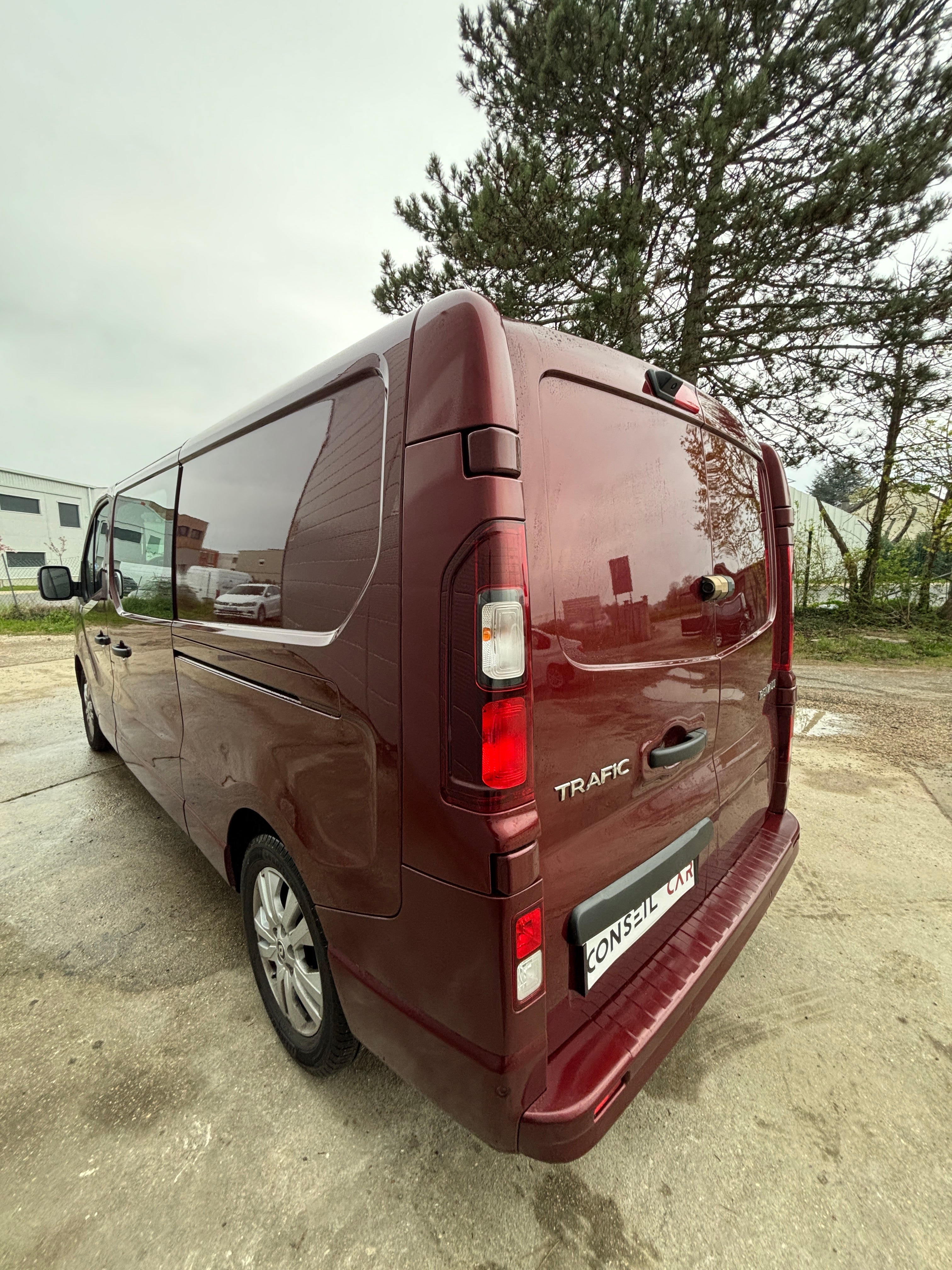 Renault Trafic L1H1 2.1 DCI 150 BVA Renault Trafic L1H1 2.1 DCI 150 BVA