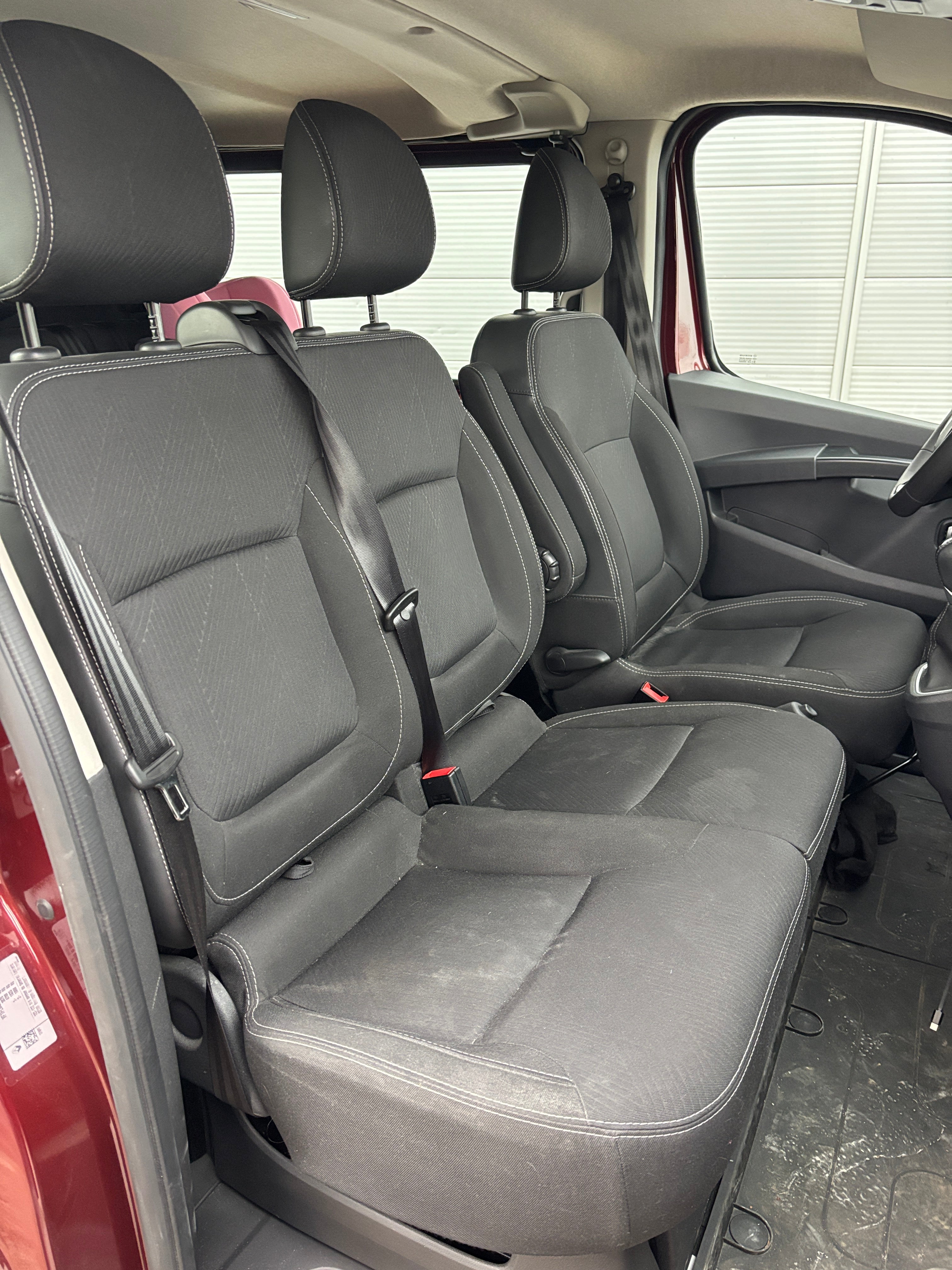 Renault Trafic L1H1 2.1 DCI 150 BVA Renault Trafic L1H1 2.1 DCI 150 BVA