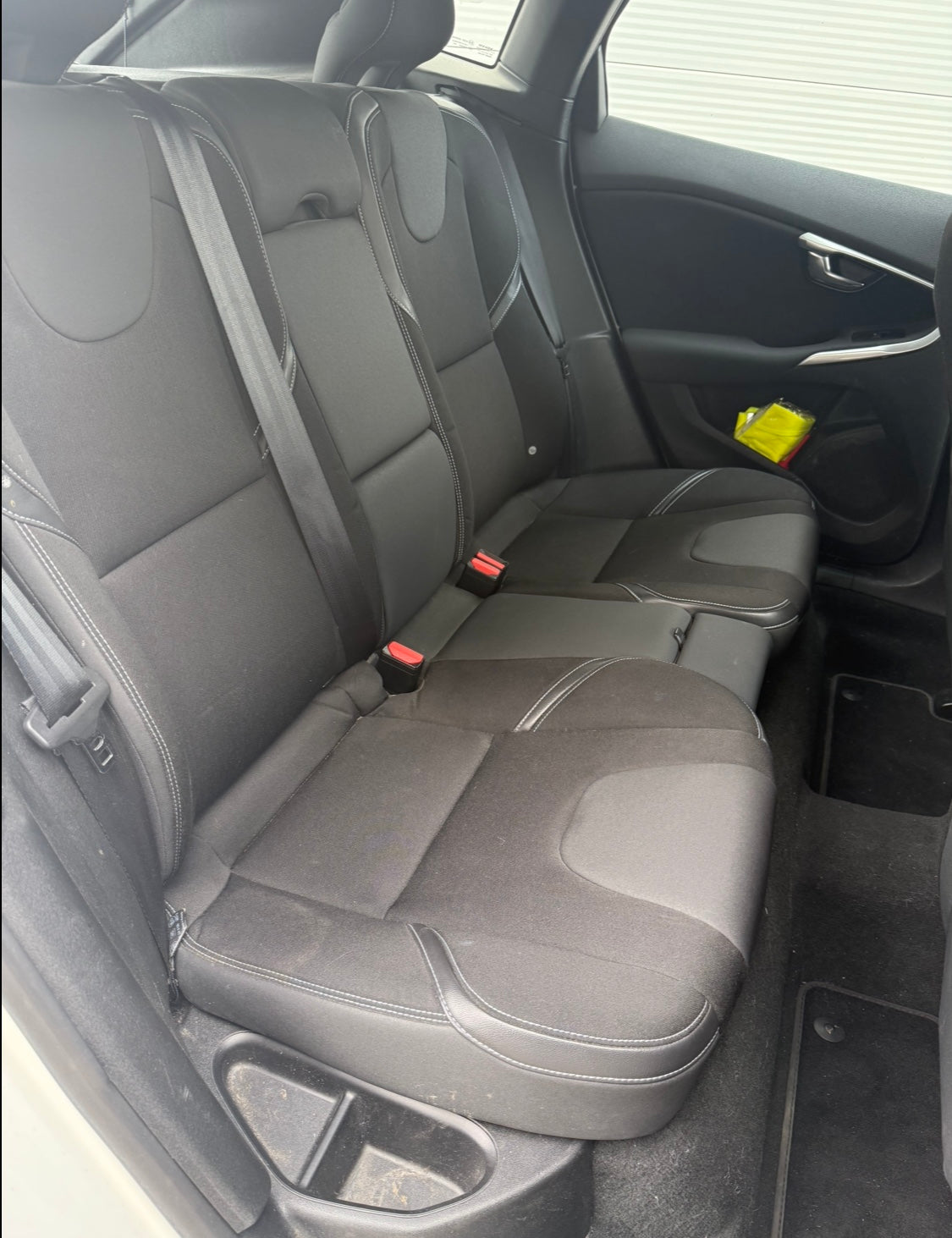 Volvo V40 1.6 D2 115CH MOMENTUM Volvo V40 1.6 D2 115CH MOMENTUM
