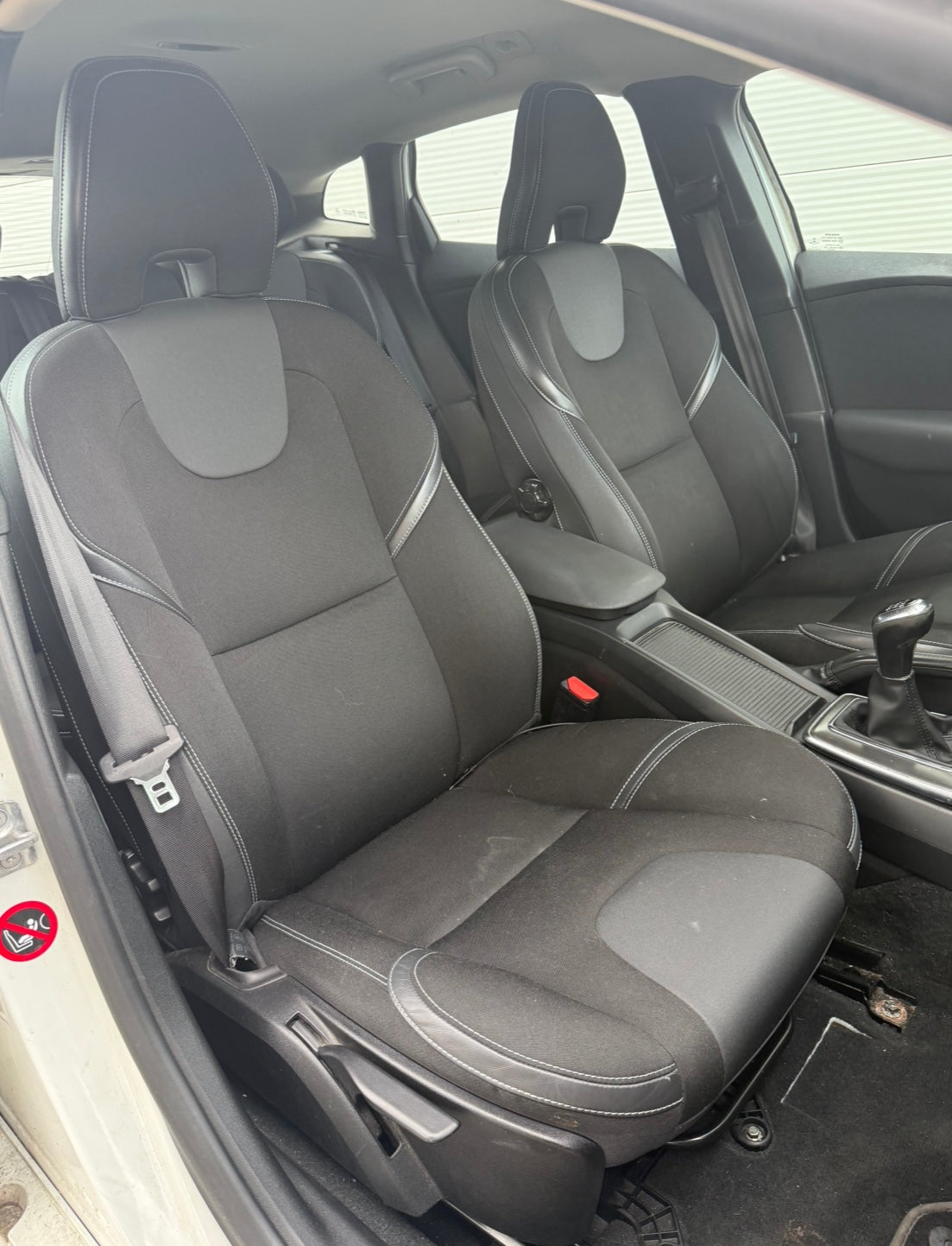 Volvo V40 1.6 D2 115CH MOMENTUM Volvo V40 1.6 D2 115CH MOMENTUM