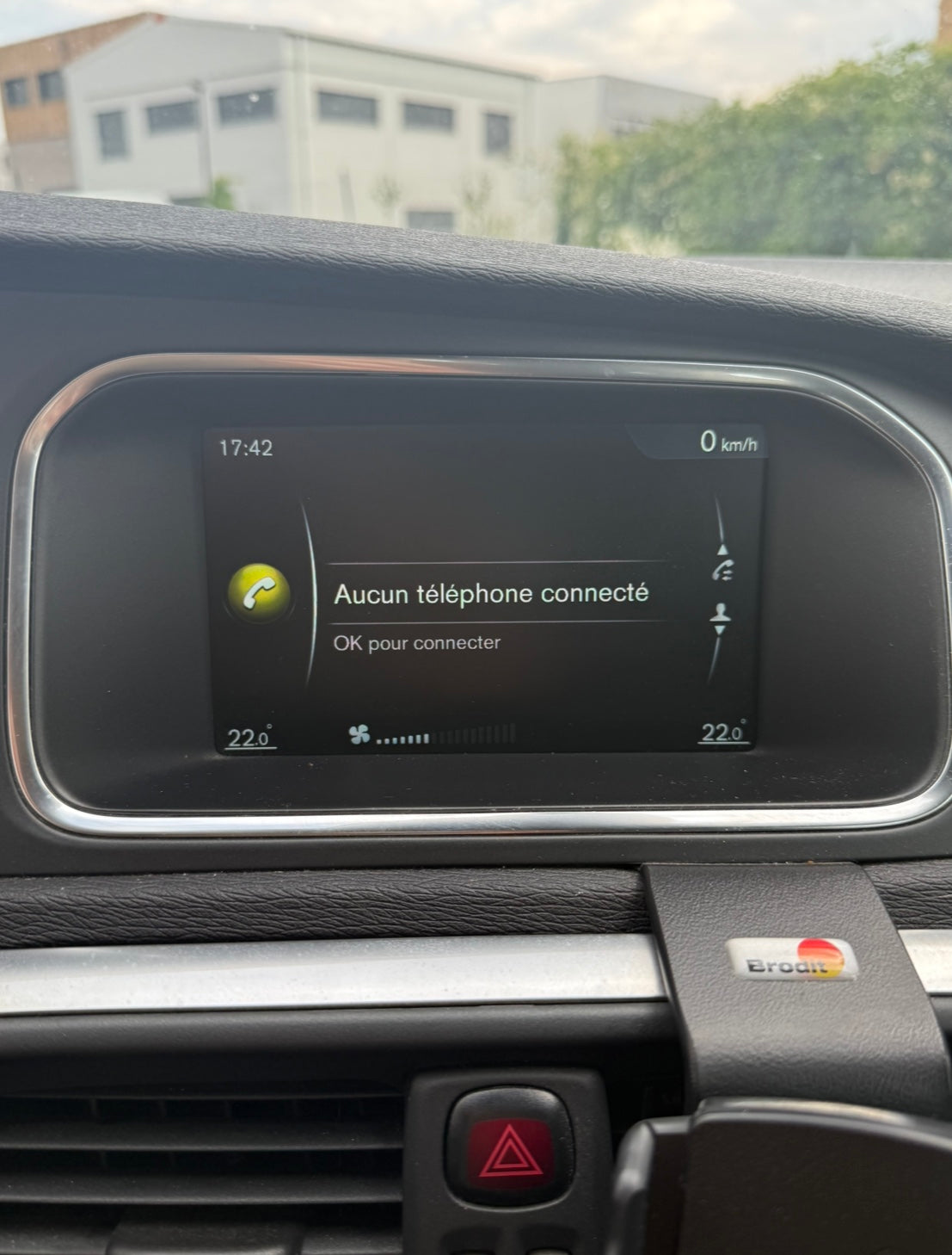 Volvo V40 1.6 D2 115CH MOMENTUM Volvo V40 1.6 D2 115CH MOMENTUM