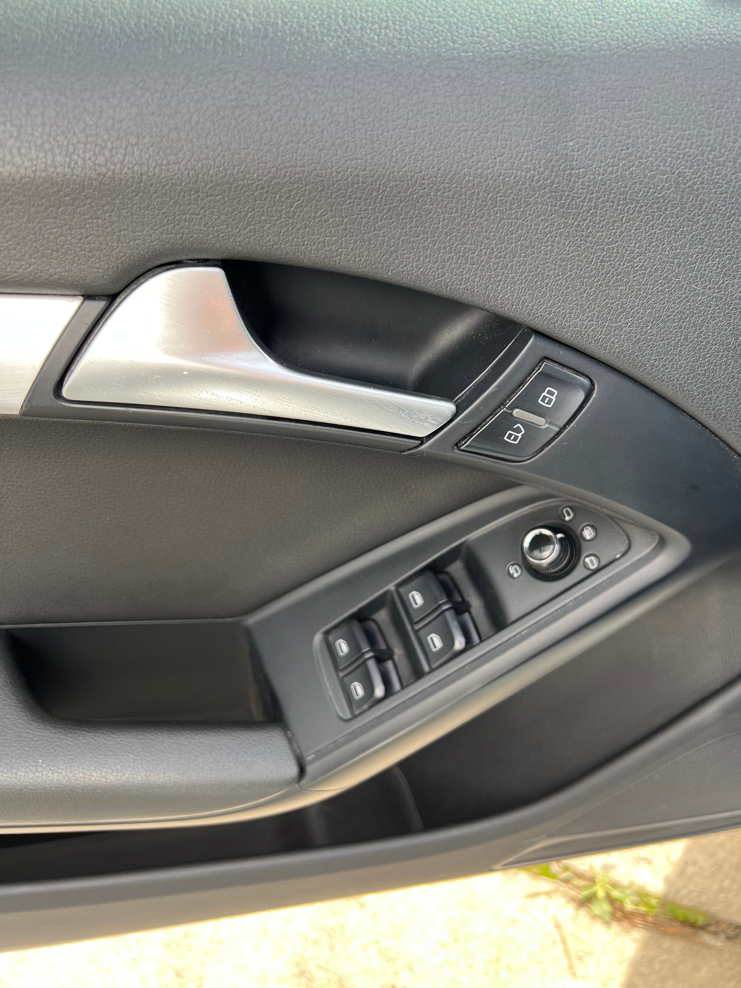 Audi A5 Cabriolet 2.0 TFSI 210 S-LINE Audi A5 Cabriolet 2.0 TFSI 210 S-LINE