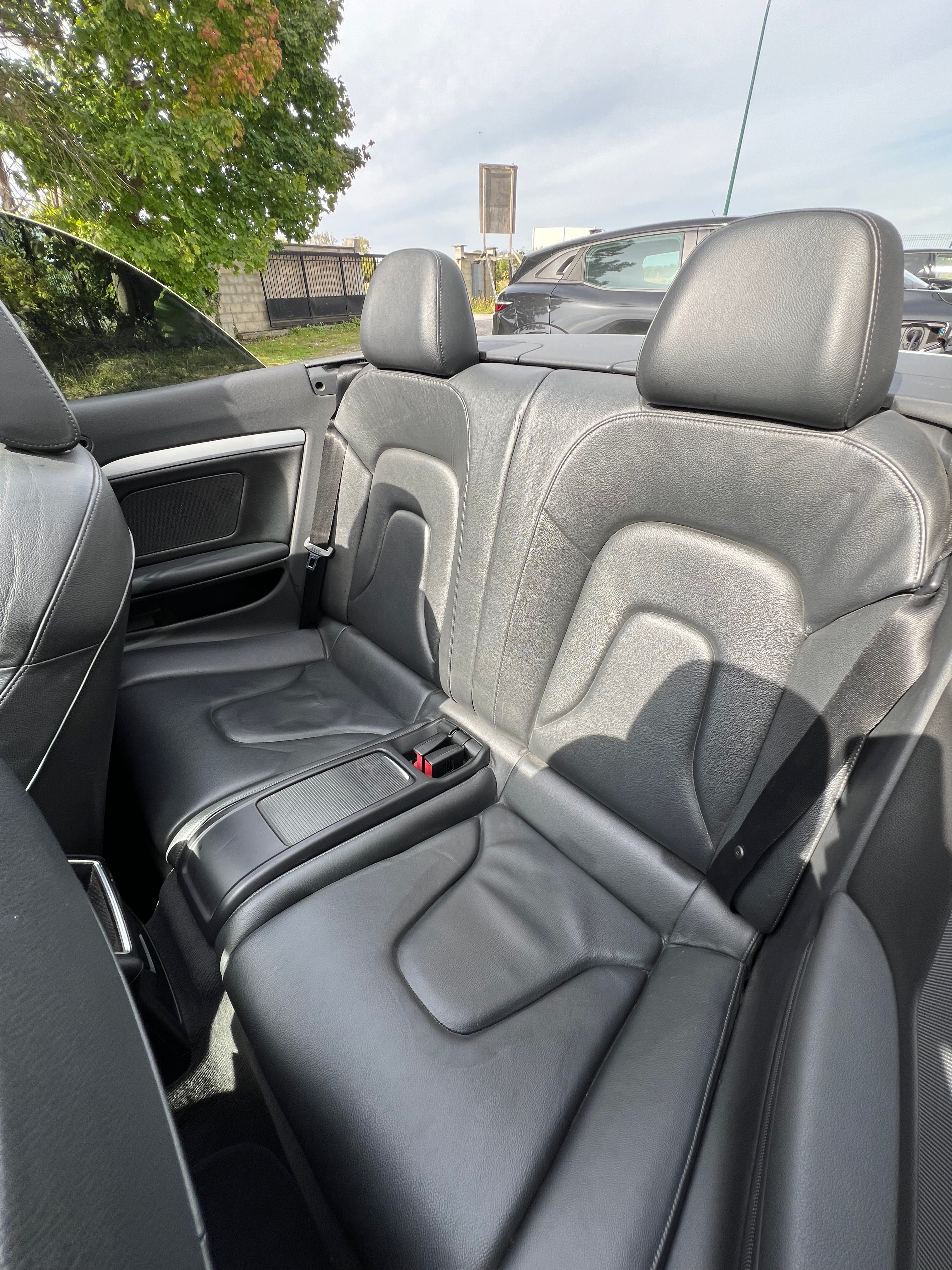 Audi A5 Cabriolet 2.0 TFSI 210 S-LINE Audi A5 Cabriolet 2.0 TFSI 210 S-LINE