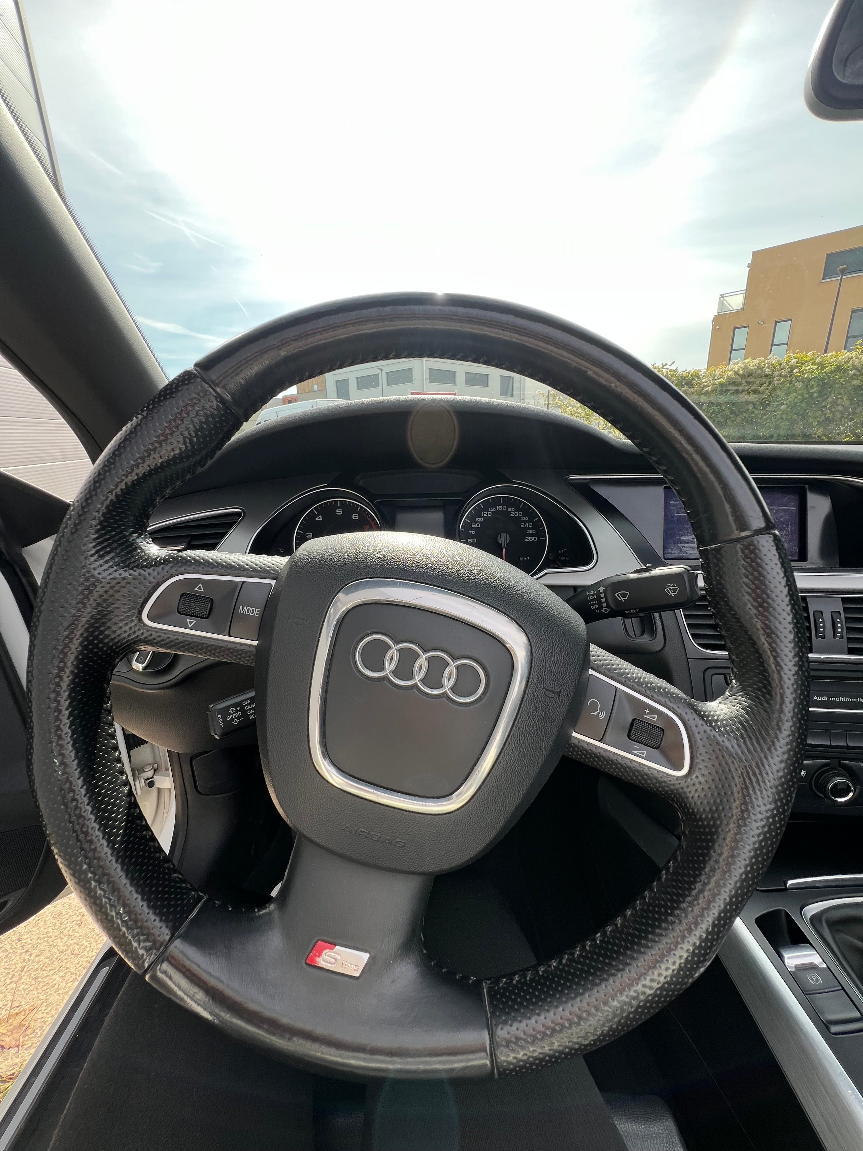 Audi A5 Cabriolet 2.0 TFSI 210 S-LINE Audi A5 Cabriolet 2.0 TFSI 210 S-LINE