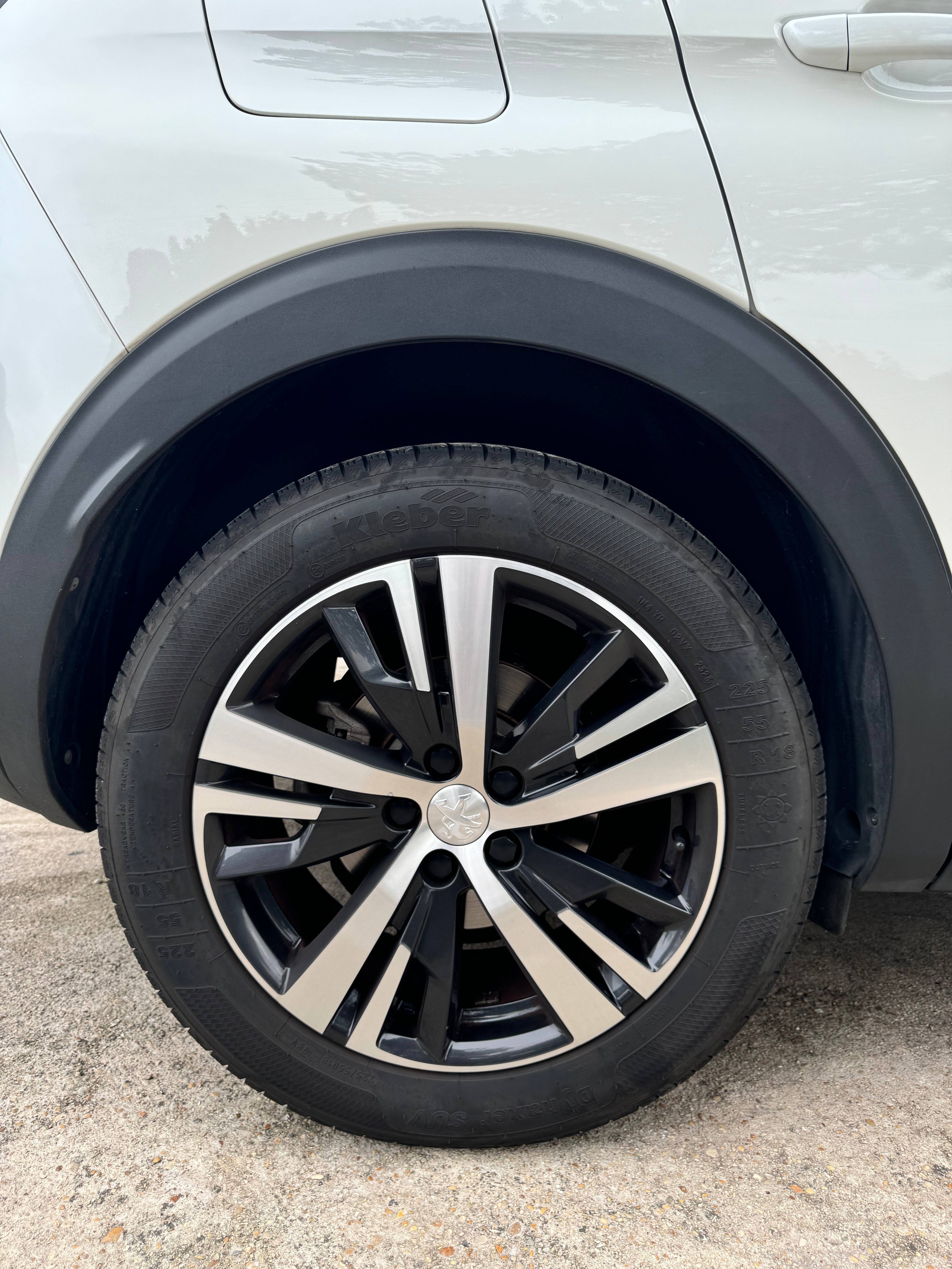 Peugeot 3008 1.6 180CH GT Line EAT8 Peugeot 3008 1.6 180CH GT Line EAT8