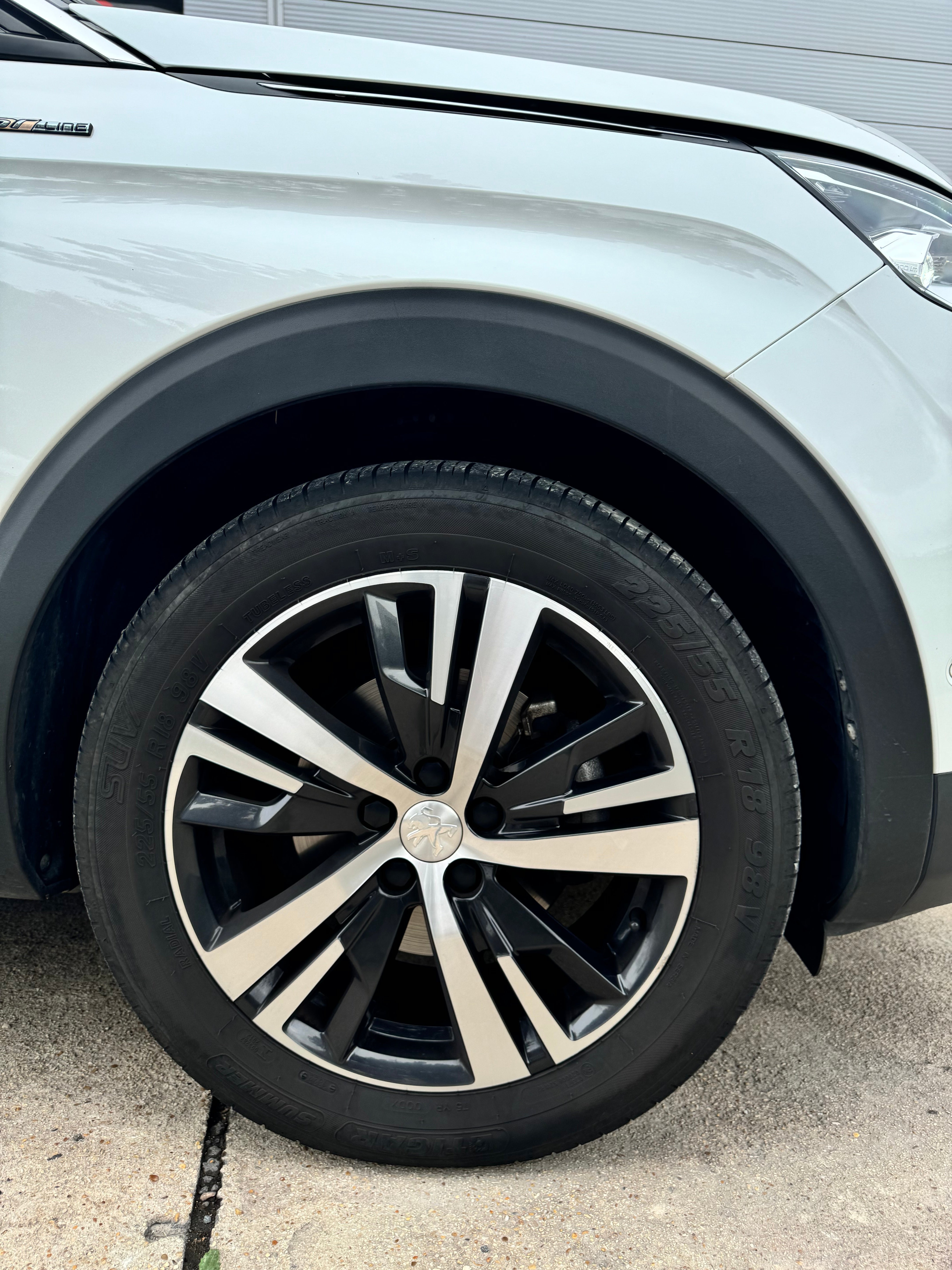 Peugeot 3008 1.6 180CH GT Line EAT8 Peugeot 3008 1.6 180CH GT Line EAT8