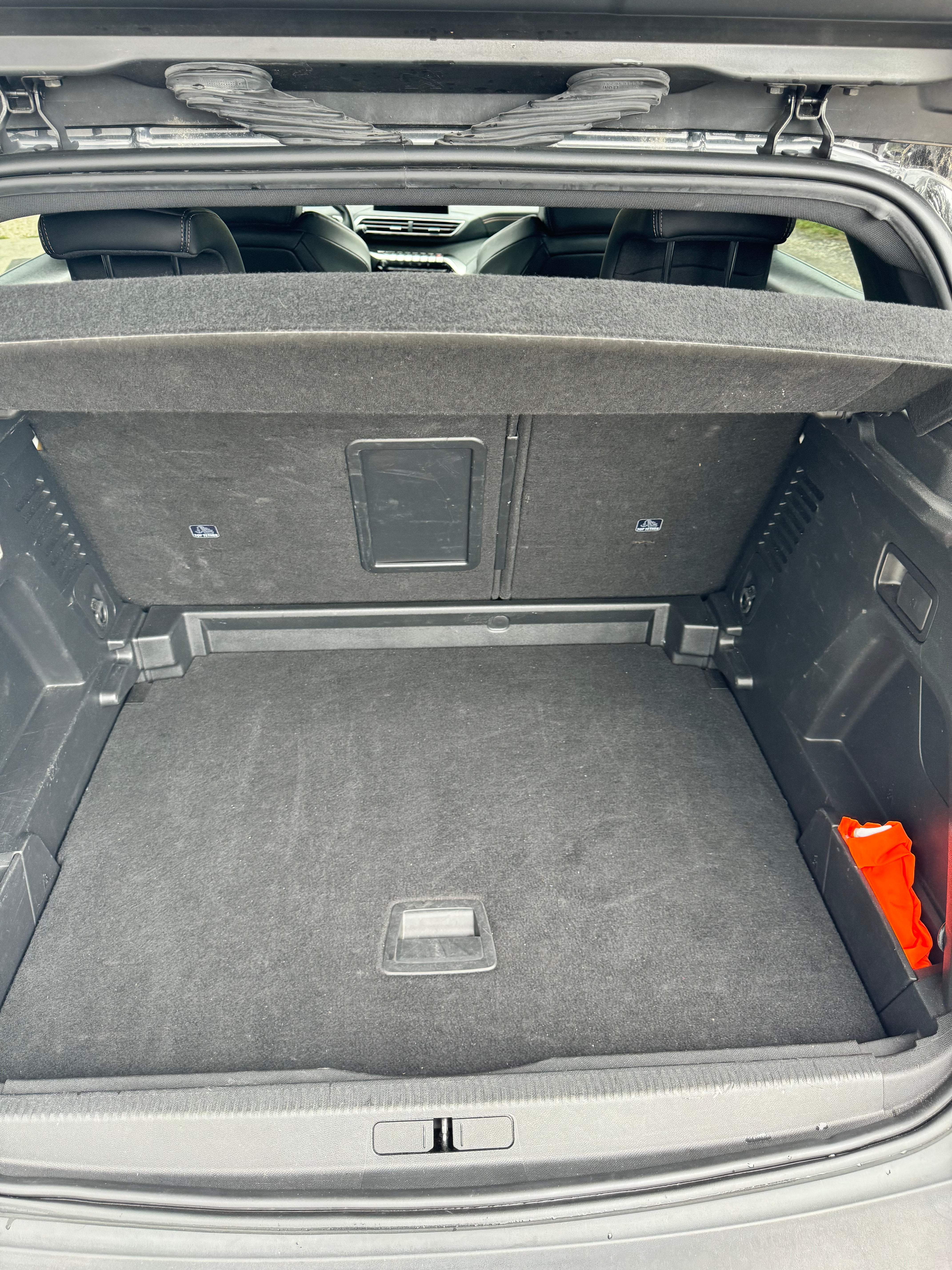 Peugeot 3008 1.6 180CH GT Line EAT8 Peugeot 3008 1.6 180CH GT Line EAT8