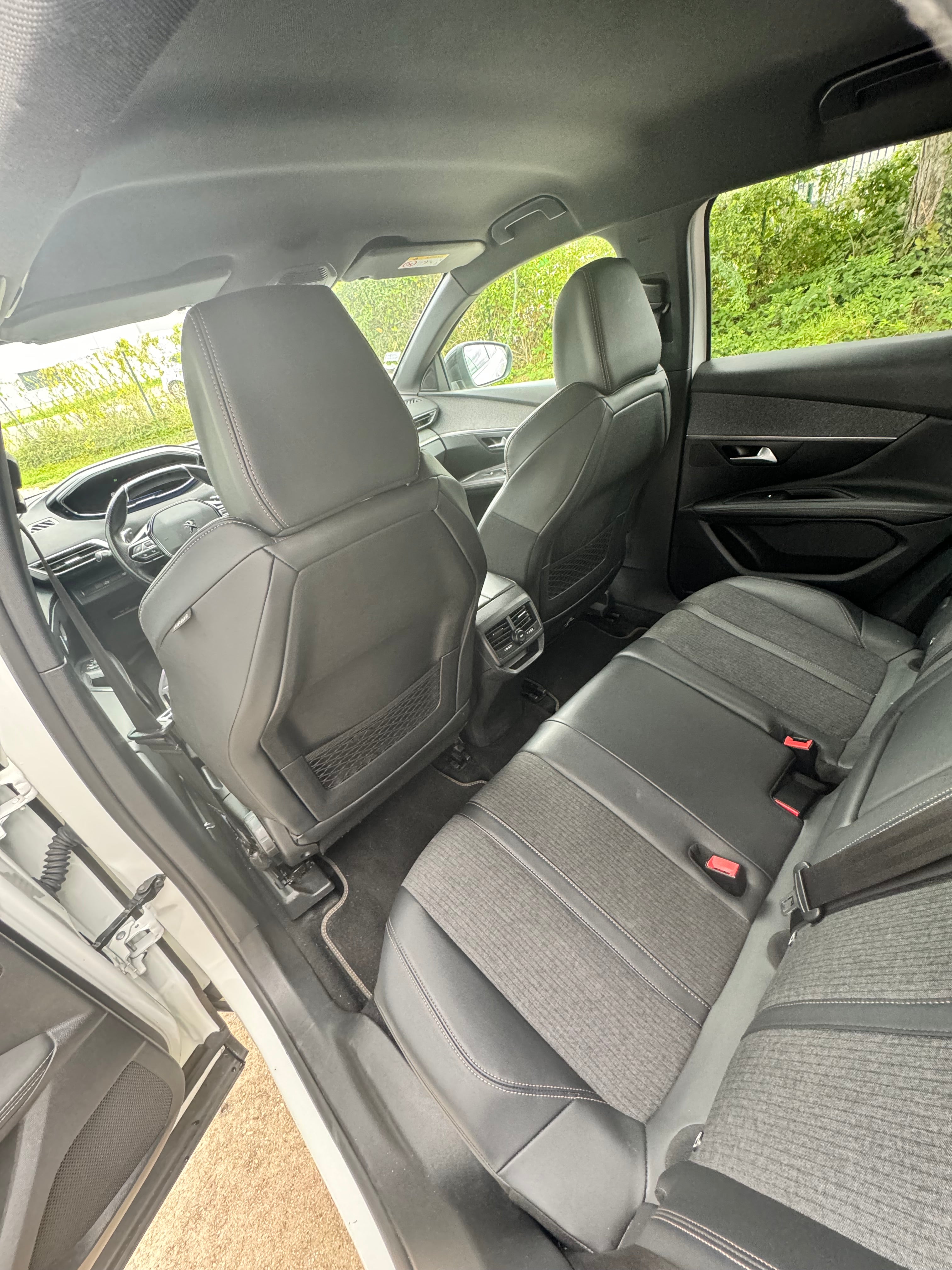 Peugeot 3008 1.6 180CH GT Line EAT8 Peugeot 3008 1.6 180CH GT Line EAT8