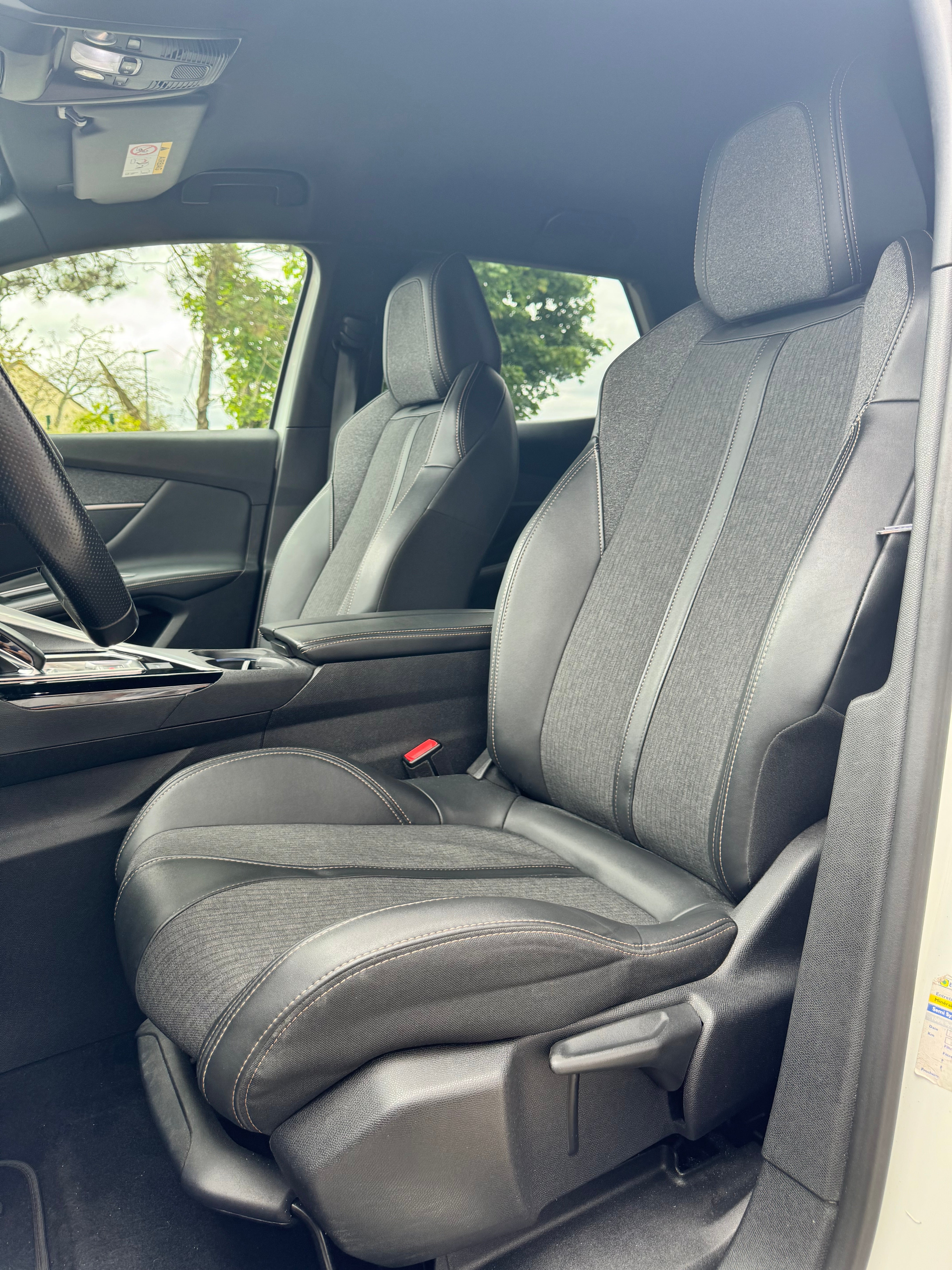 Peugeot 3008 1.6 180CH GT Line EAT8 Peugeot 3008 1.6 180CH GT Line EAT8