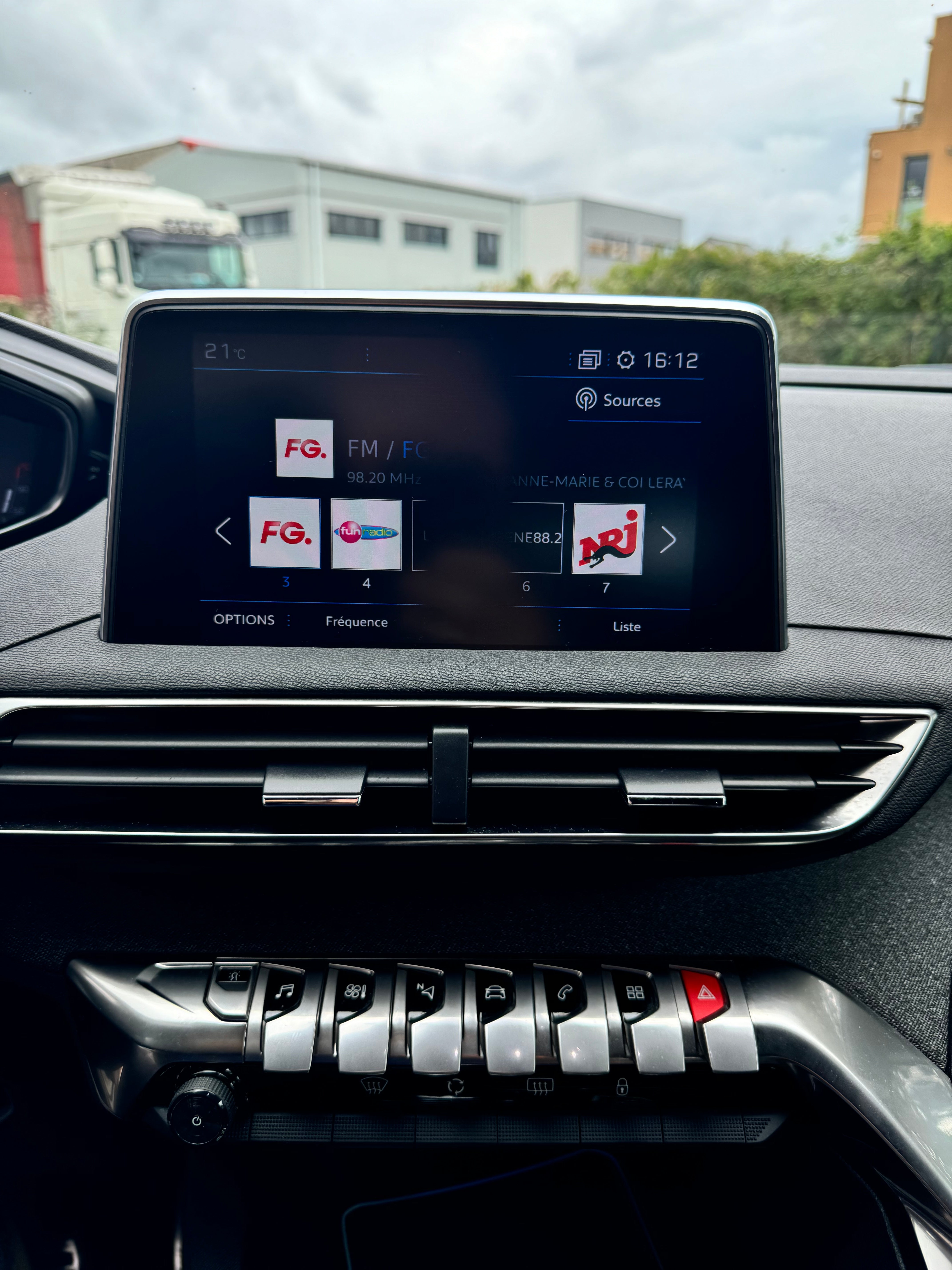 Peugeot 3008 1.6 180CH GT Line EAT8 Peugeot 3008 1.6 180CH GT Line EAT8