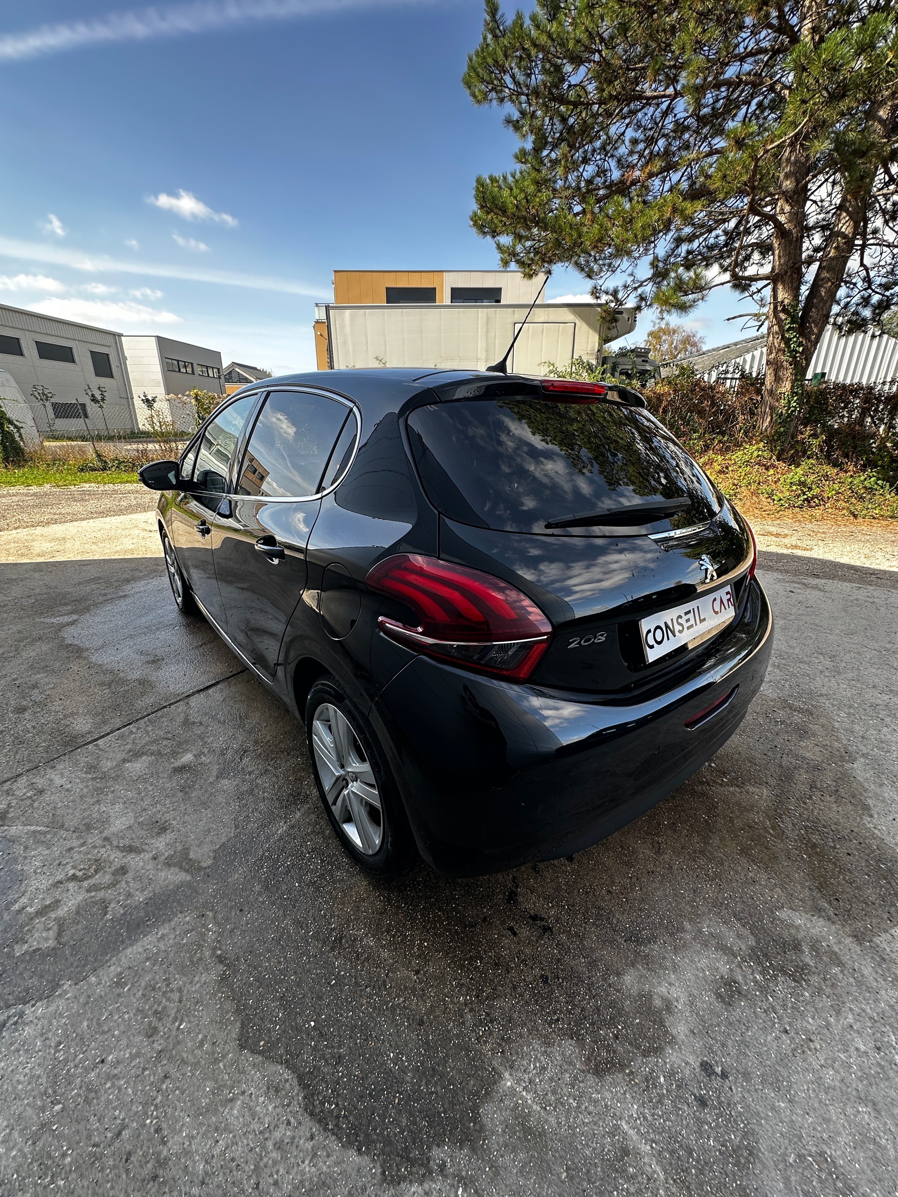 Peugeot 208 1.2 PureTech 110CH Peugeot 208 1.2 PureTech 110CH