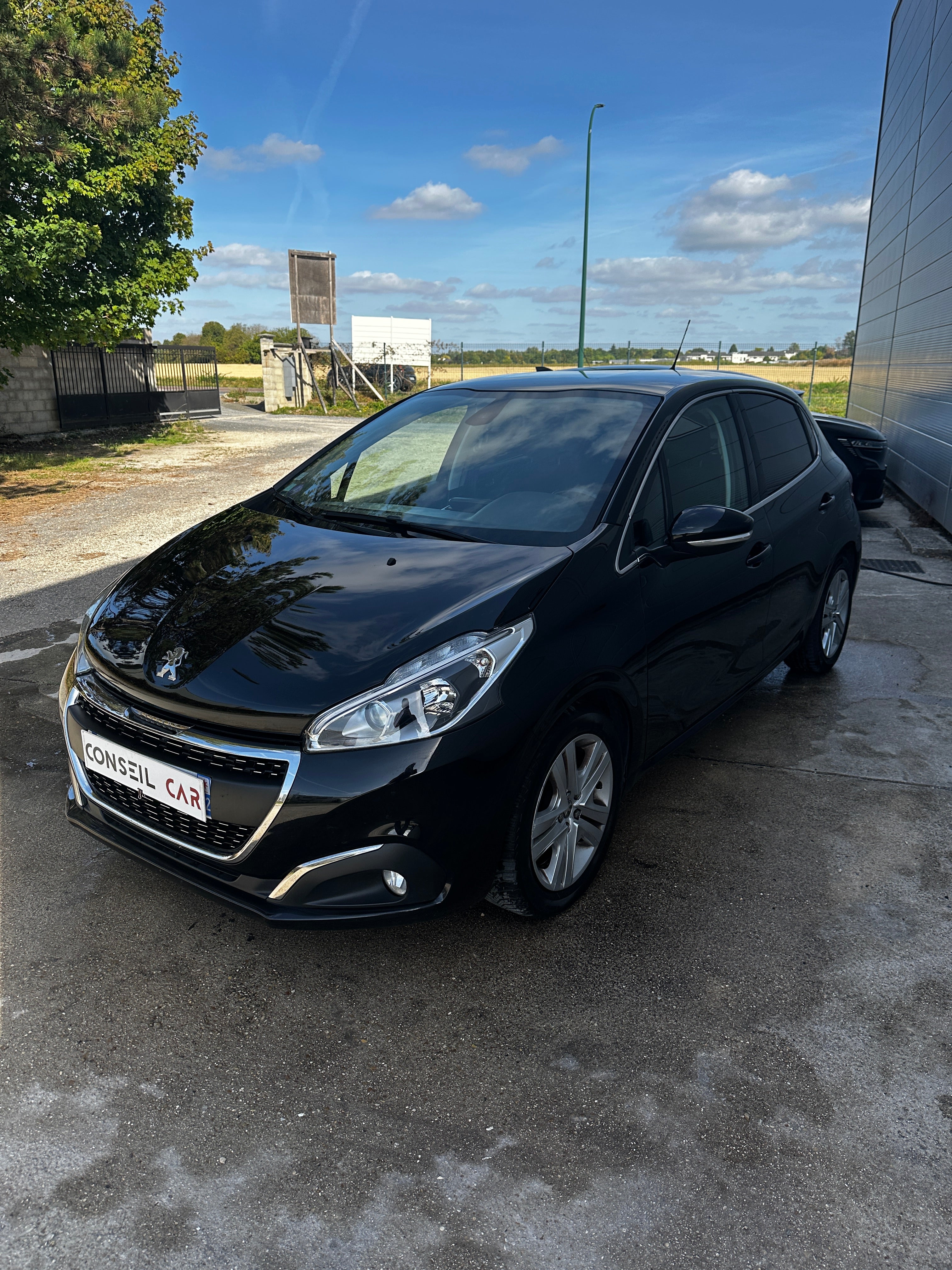 Peugeot 208 1.2 PureTech 110CH Peugeot 208 1.2 PureTech 110CH