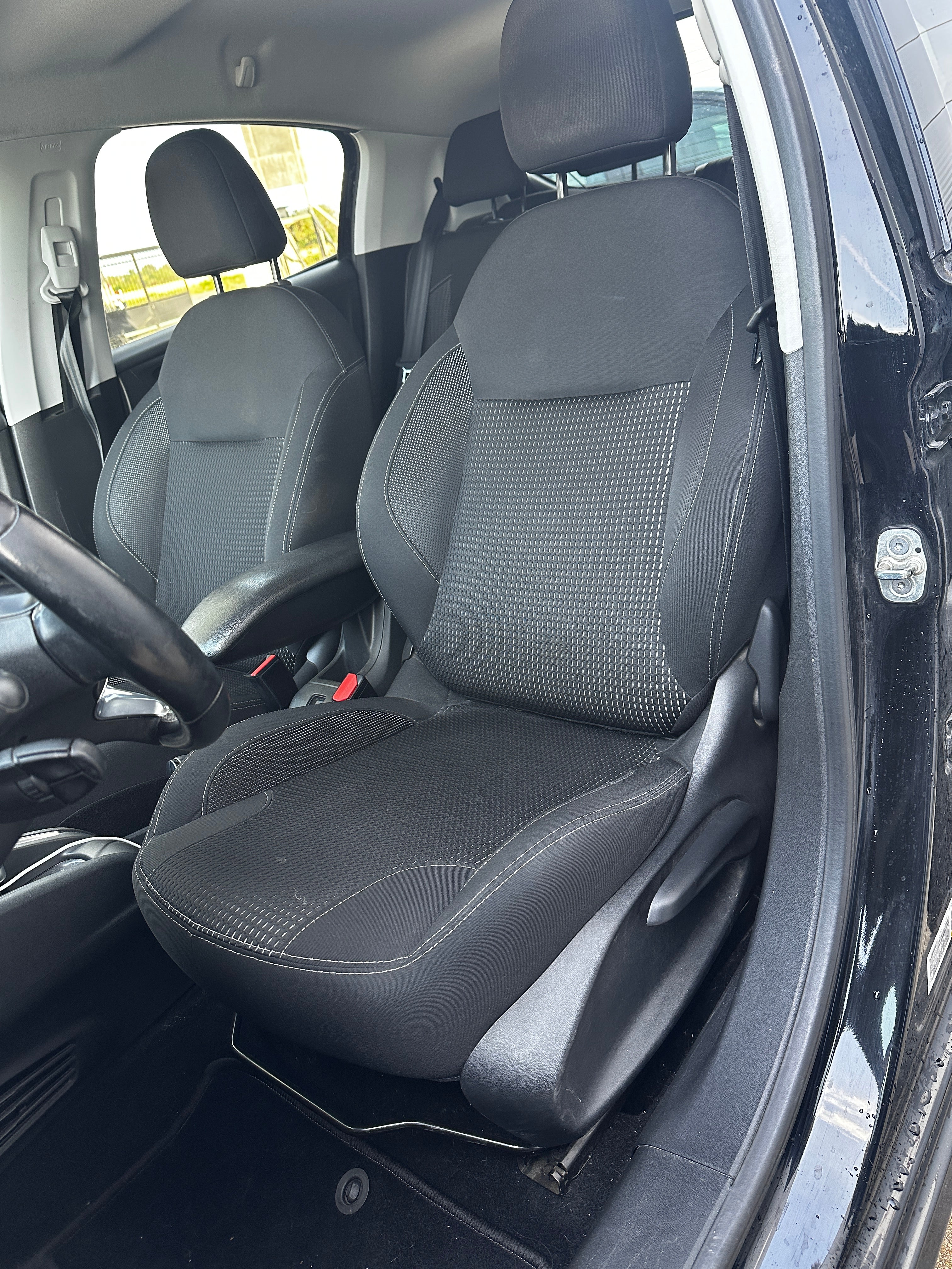 Peugeot 208 1.2 PureTech 110CH Peugeot 208 1.2 PureTech 110CH