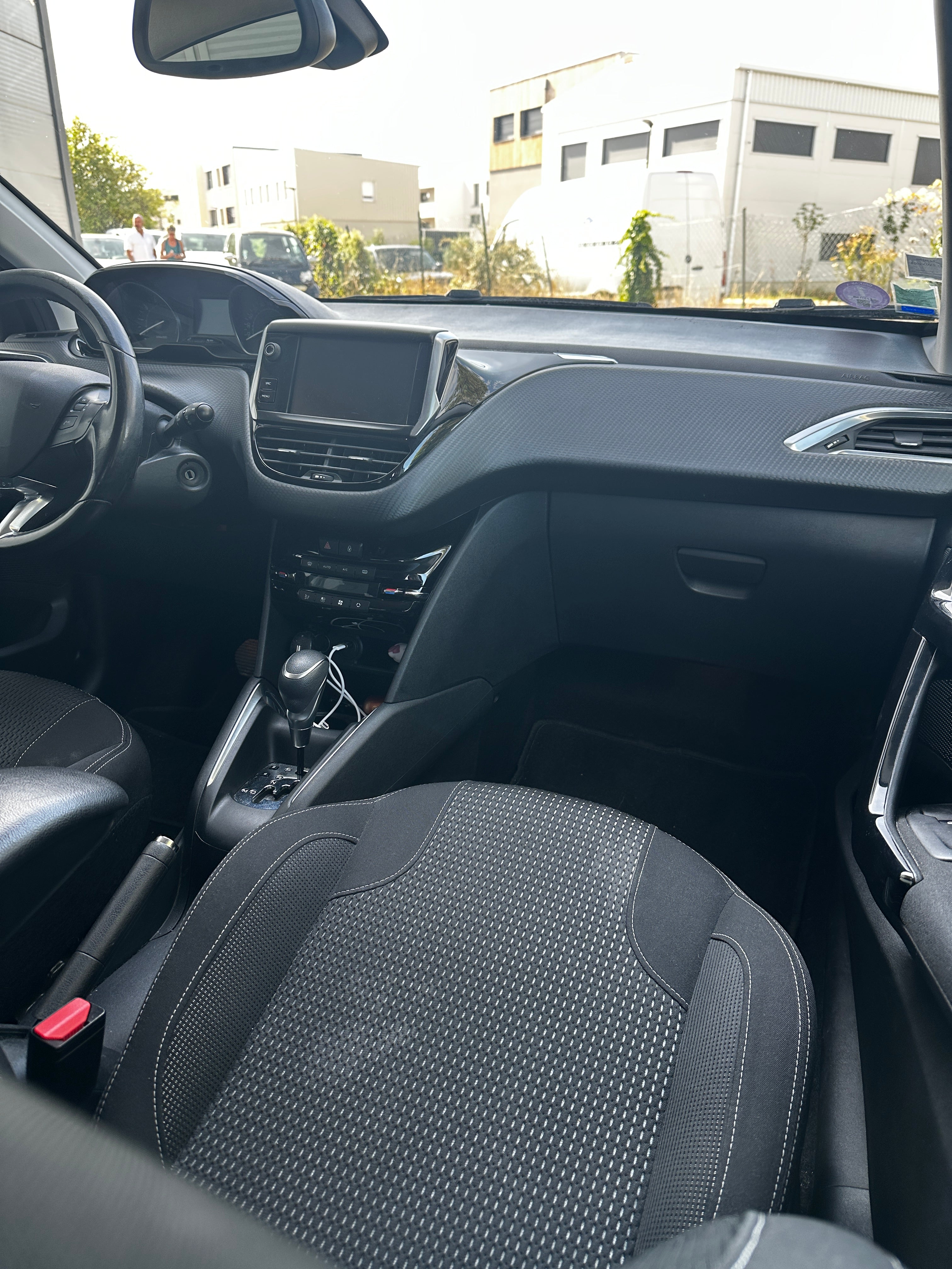 Peugeot 208 1.2 PureTech 110CH Peugeot 208 1.2 PureTech 110CH