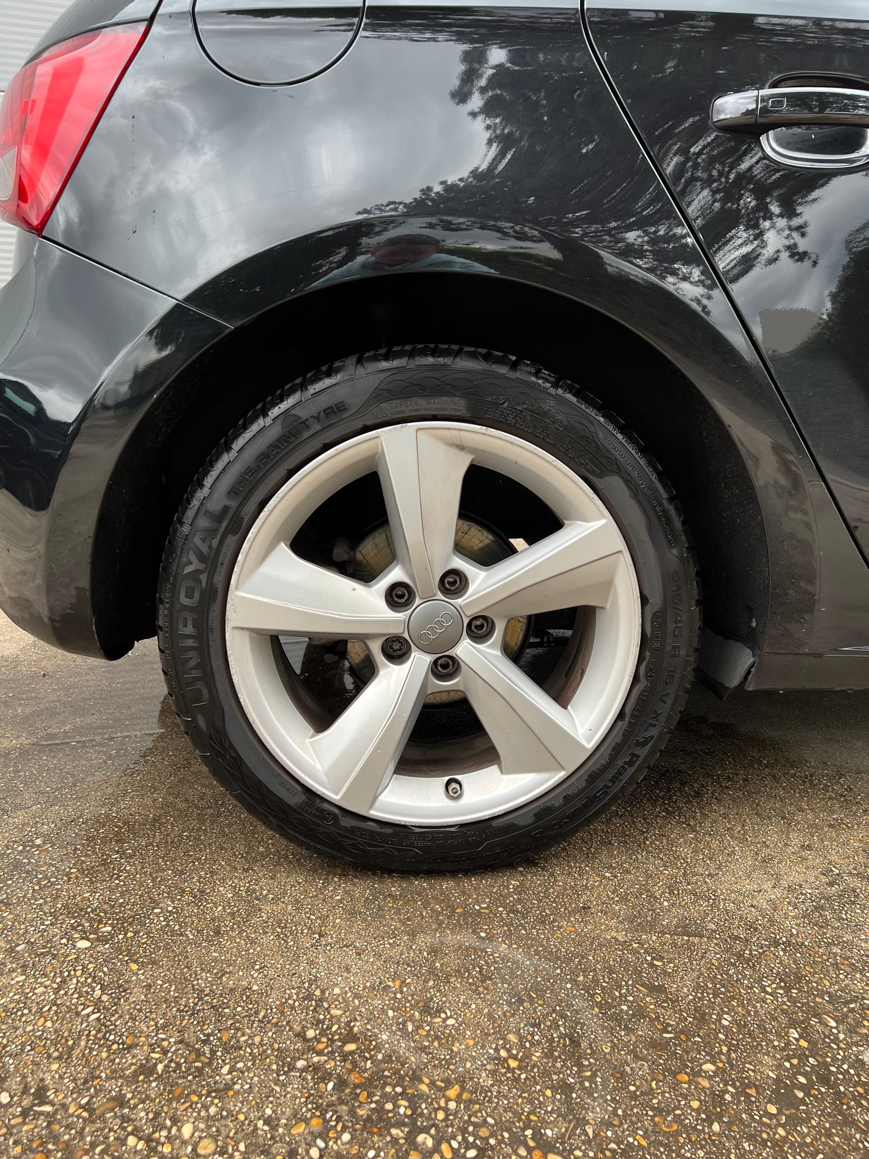 Audi A1 1.6 TDI 90 AMBIANTE Audi A1 1.6 TDI 90 AMBIANTE