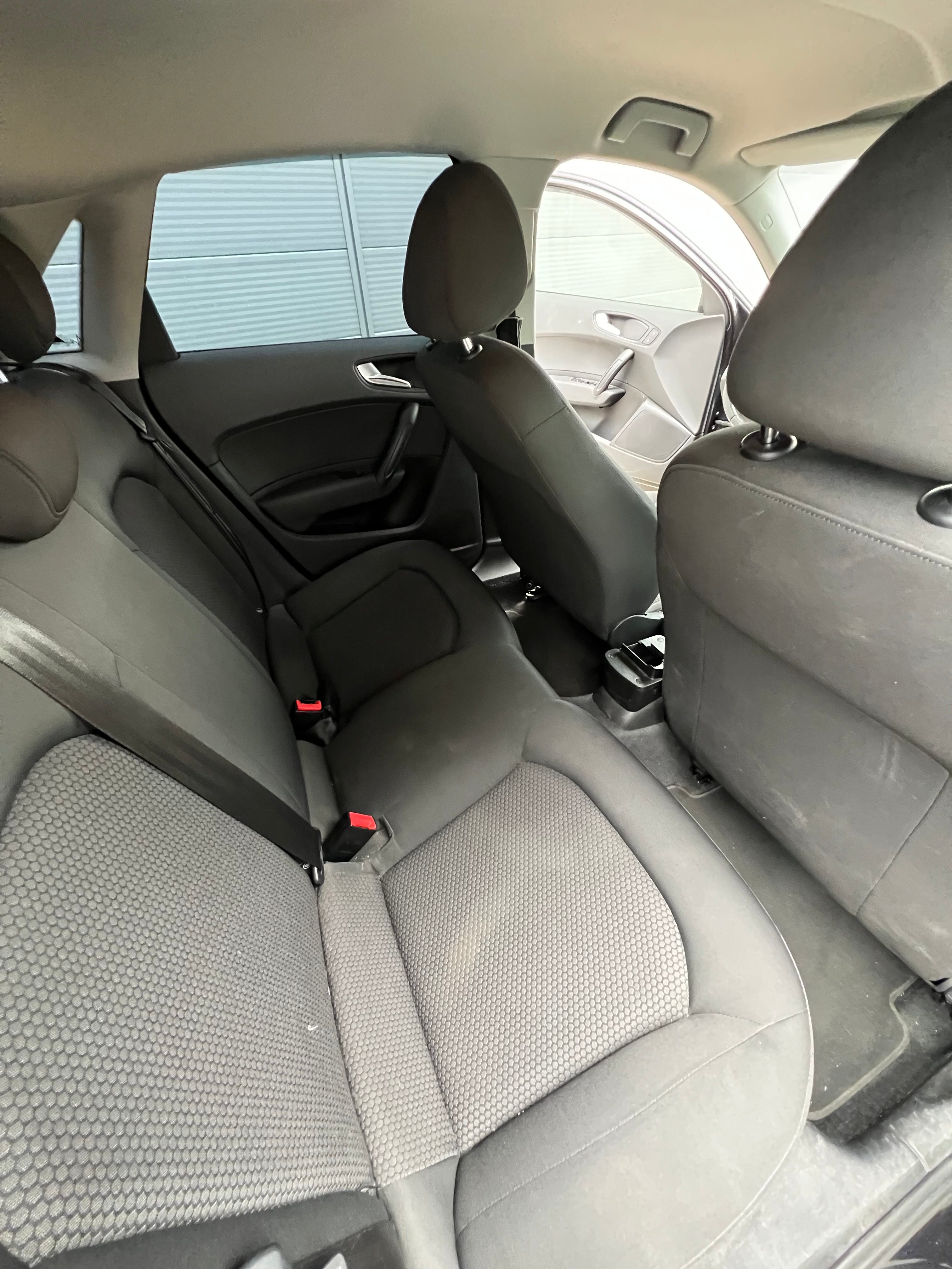 Audi A1 1.6 TDI 90 AMBIANTE Audi A1 1.6 TDI 90 AMBIANTE