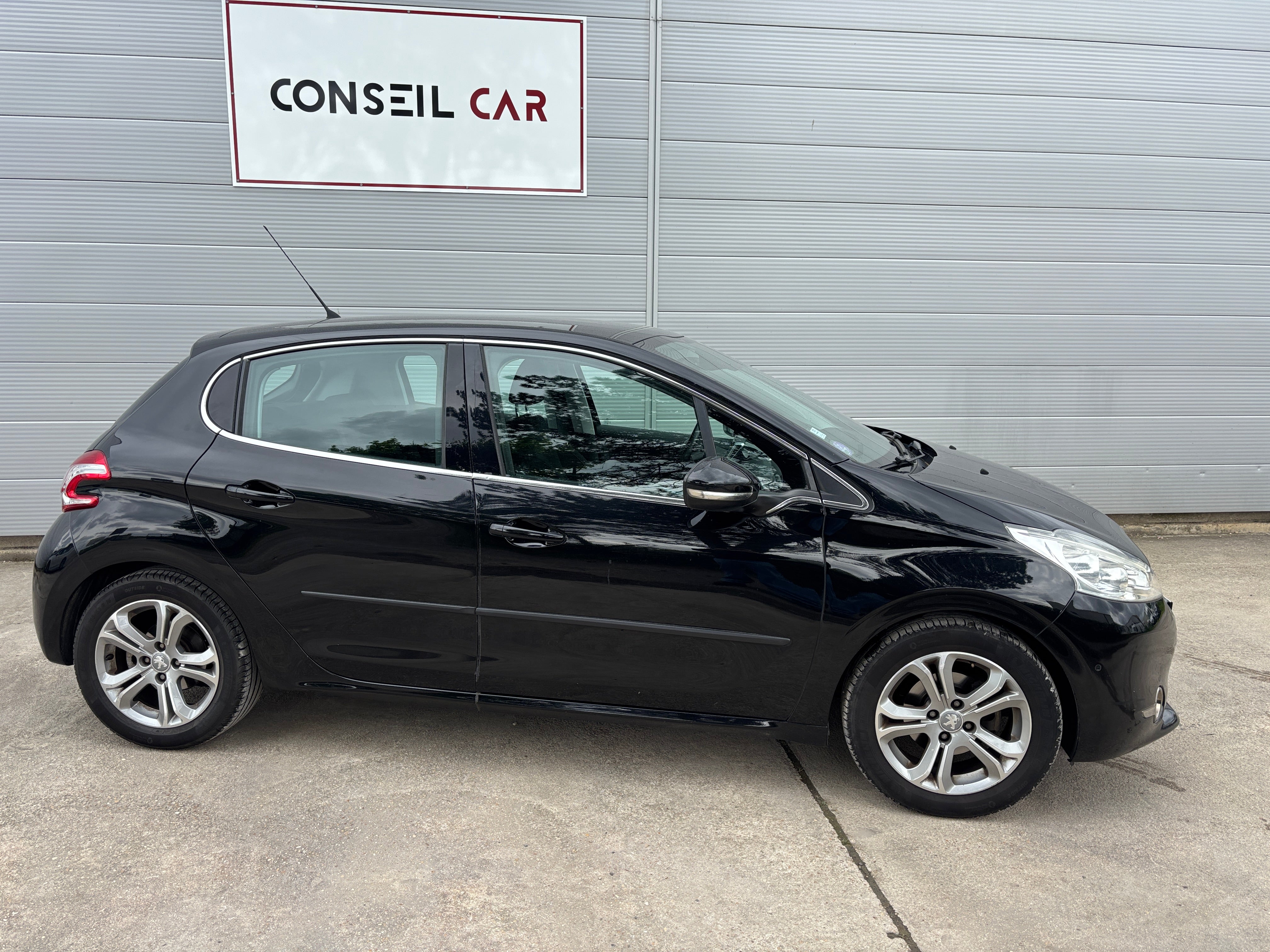 Peugeot 208 1.6VTi 120 Allure Peugeot 208 1.6VTi 120 Allure