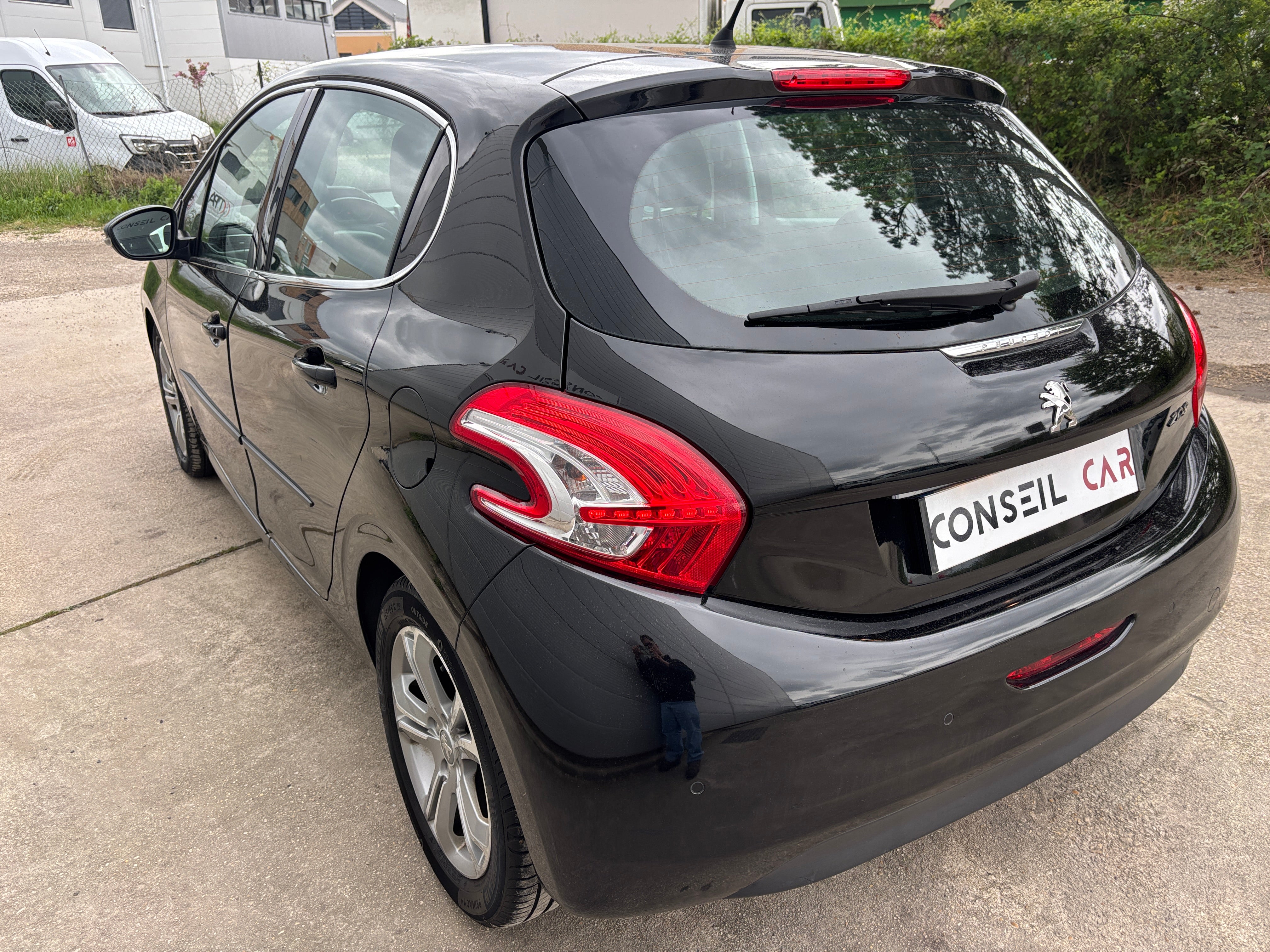 Peugeot 208 1.6VTi 120 Allure Peugeot 208 1.6VTi 120 Allure