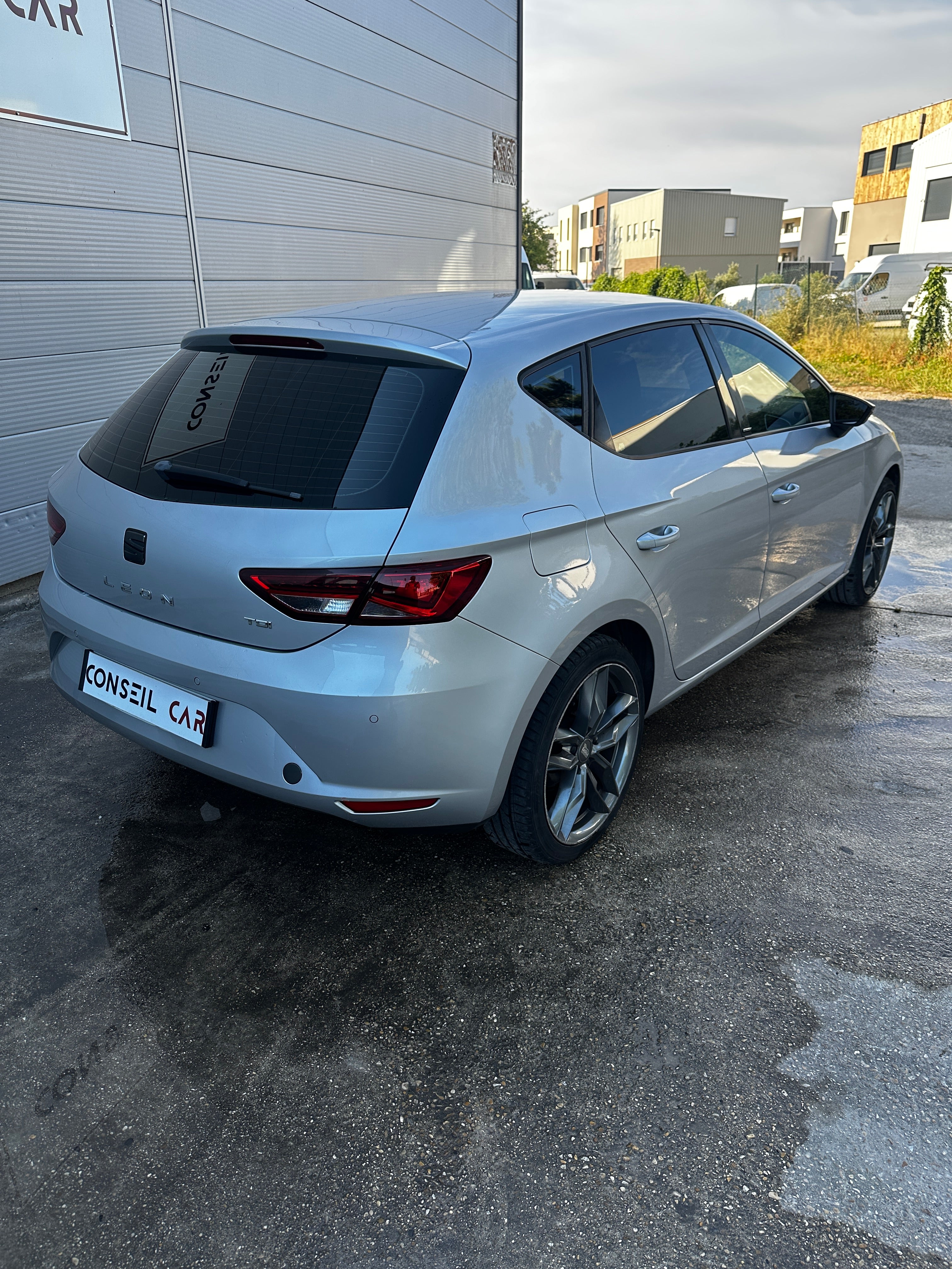 Seat Leon 1.6 TDI 105CH Seat Leon 1.6 TDI 105CH