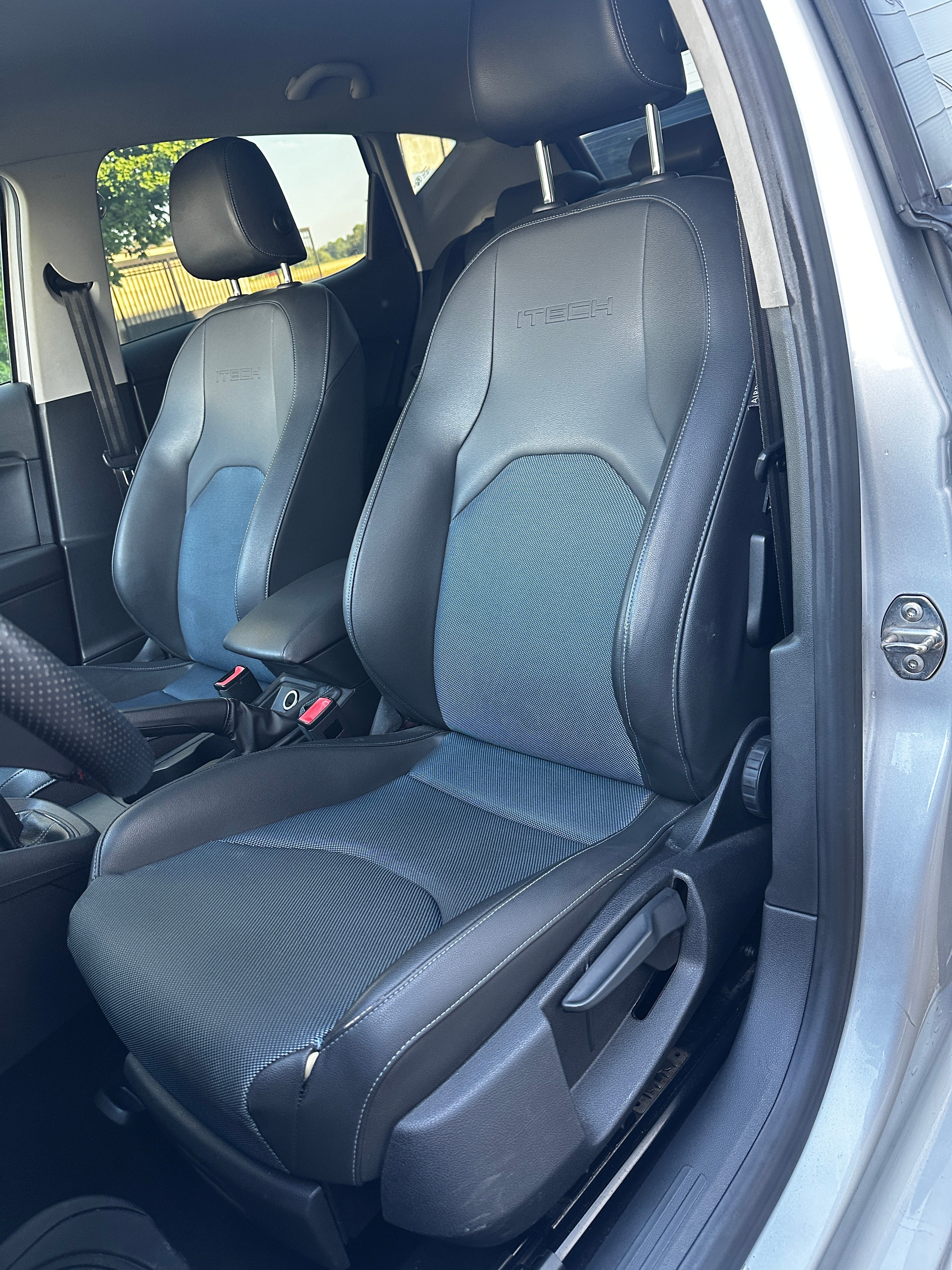 Seat Leon 1.6 TDI 105CH Seat Leon 1.6 TDI 105CH